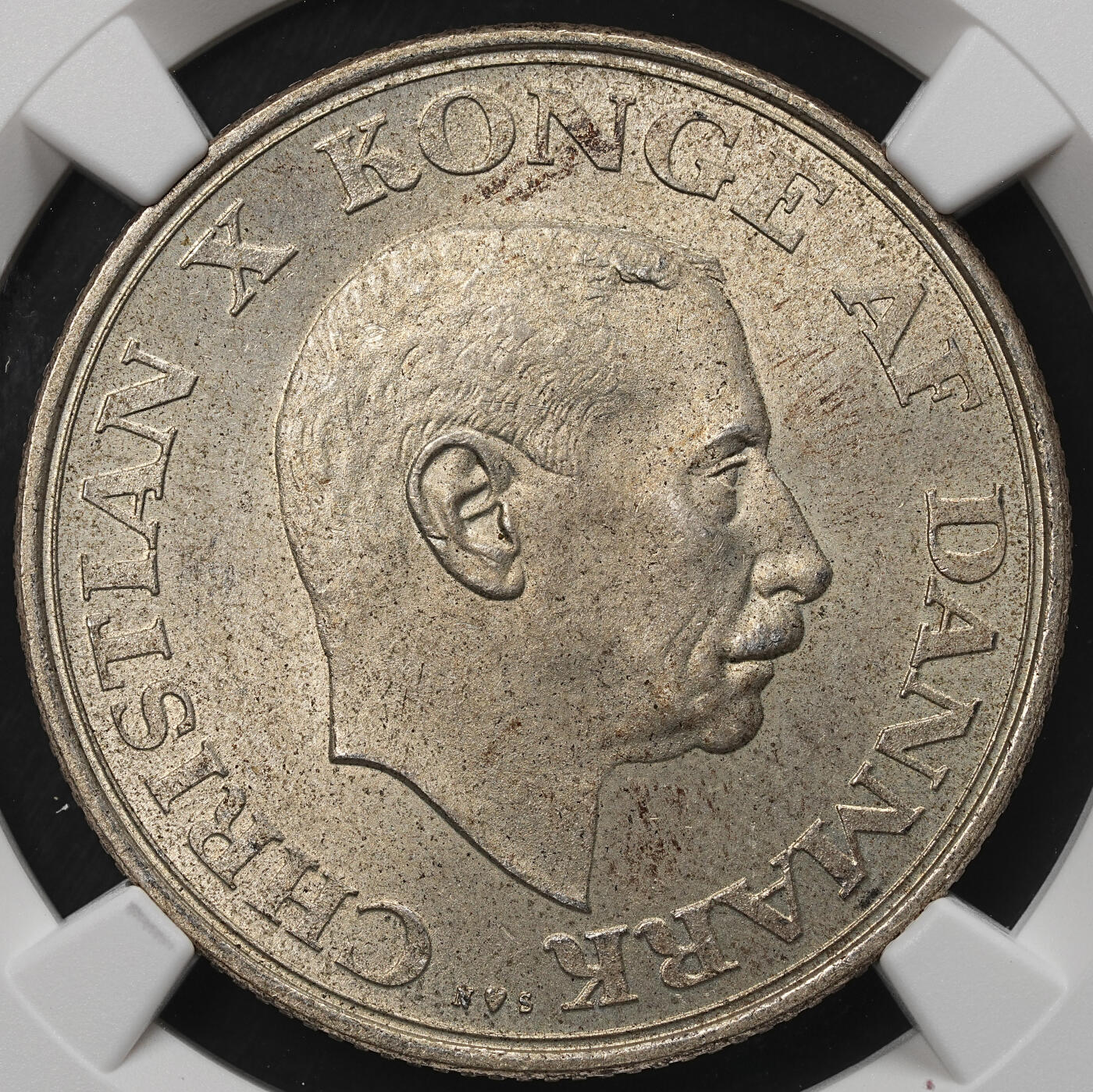 修遠堂世界钱币第105期，马年首拍