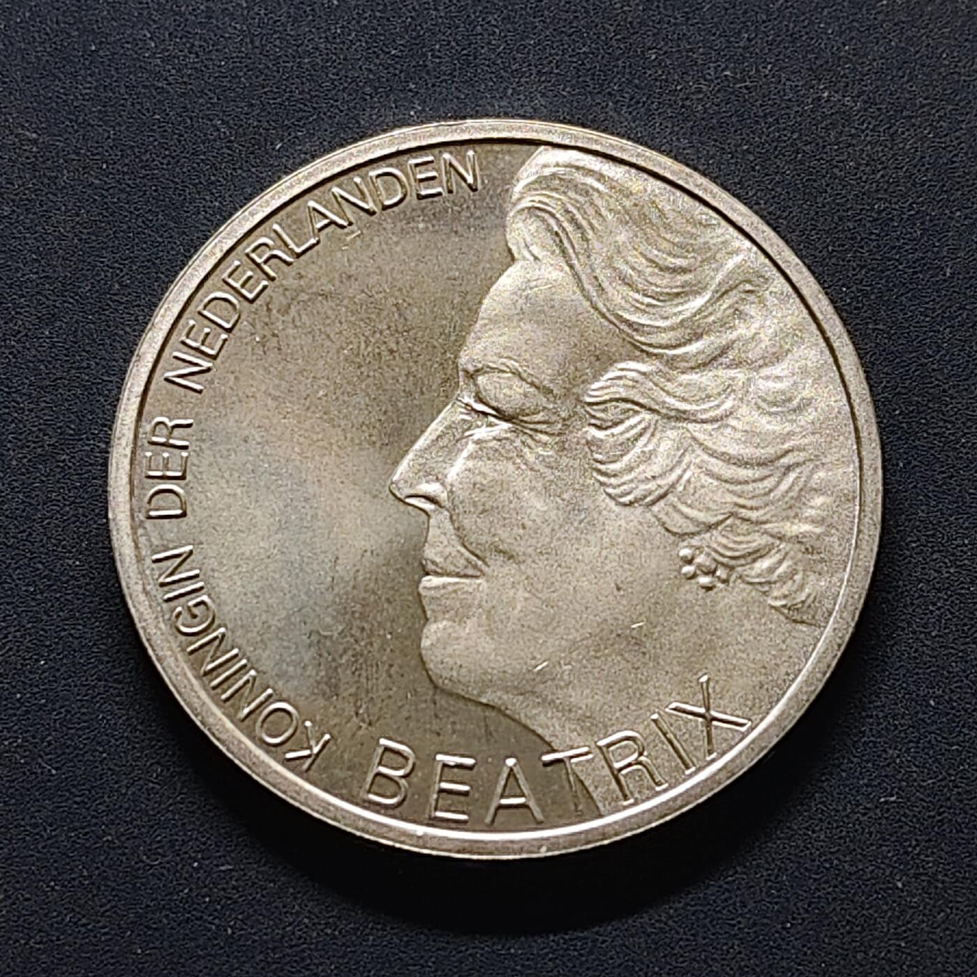 【全场包邮】纯粹捡漏拍503场 荷兰1995年10盾格鲁特逝世350周年纪念银币【33毫米15克80%】