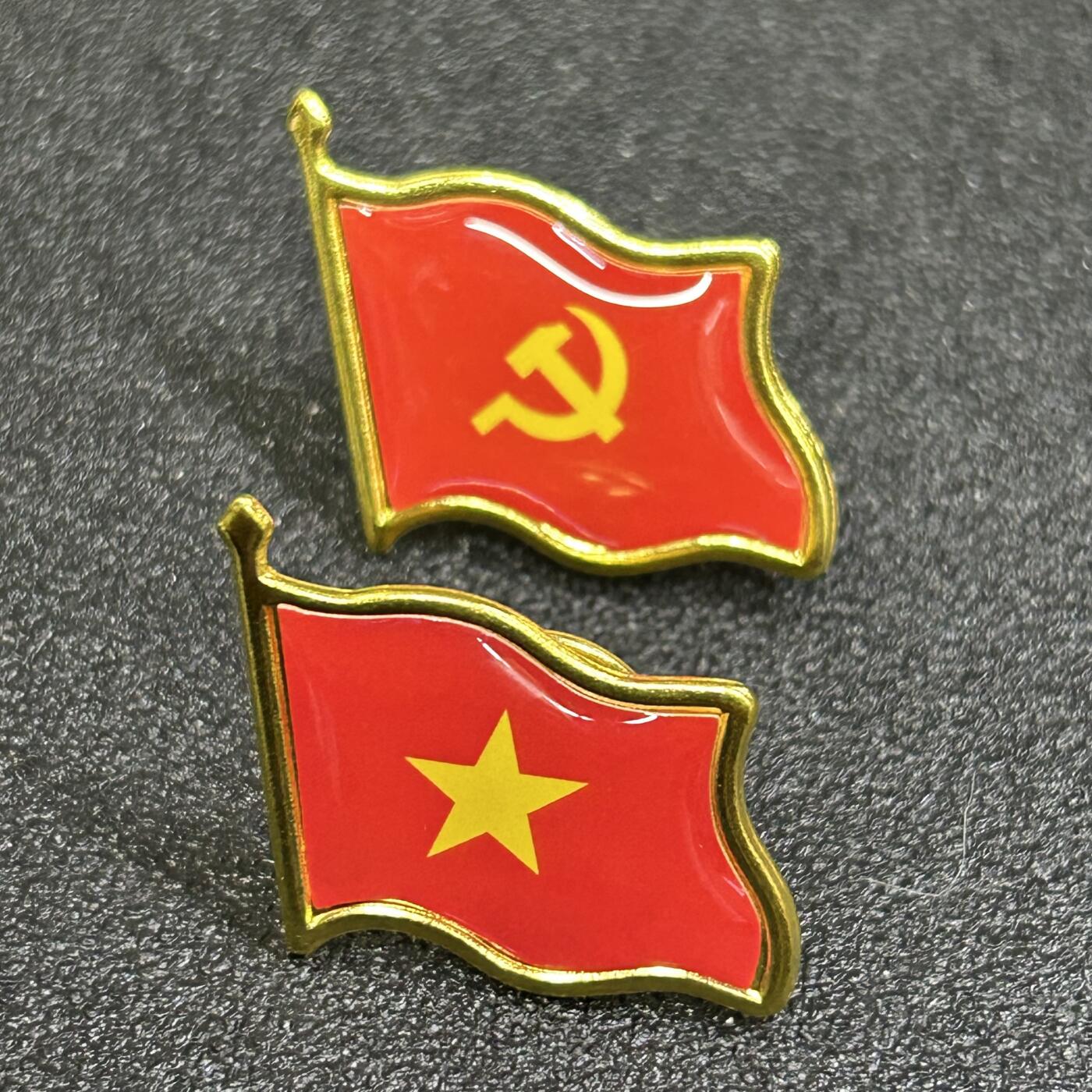 西秦中古拍卖第七十七期 2026马年新春专场 本场拍品年初九发出 越南共产党党徽 双旗版