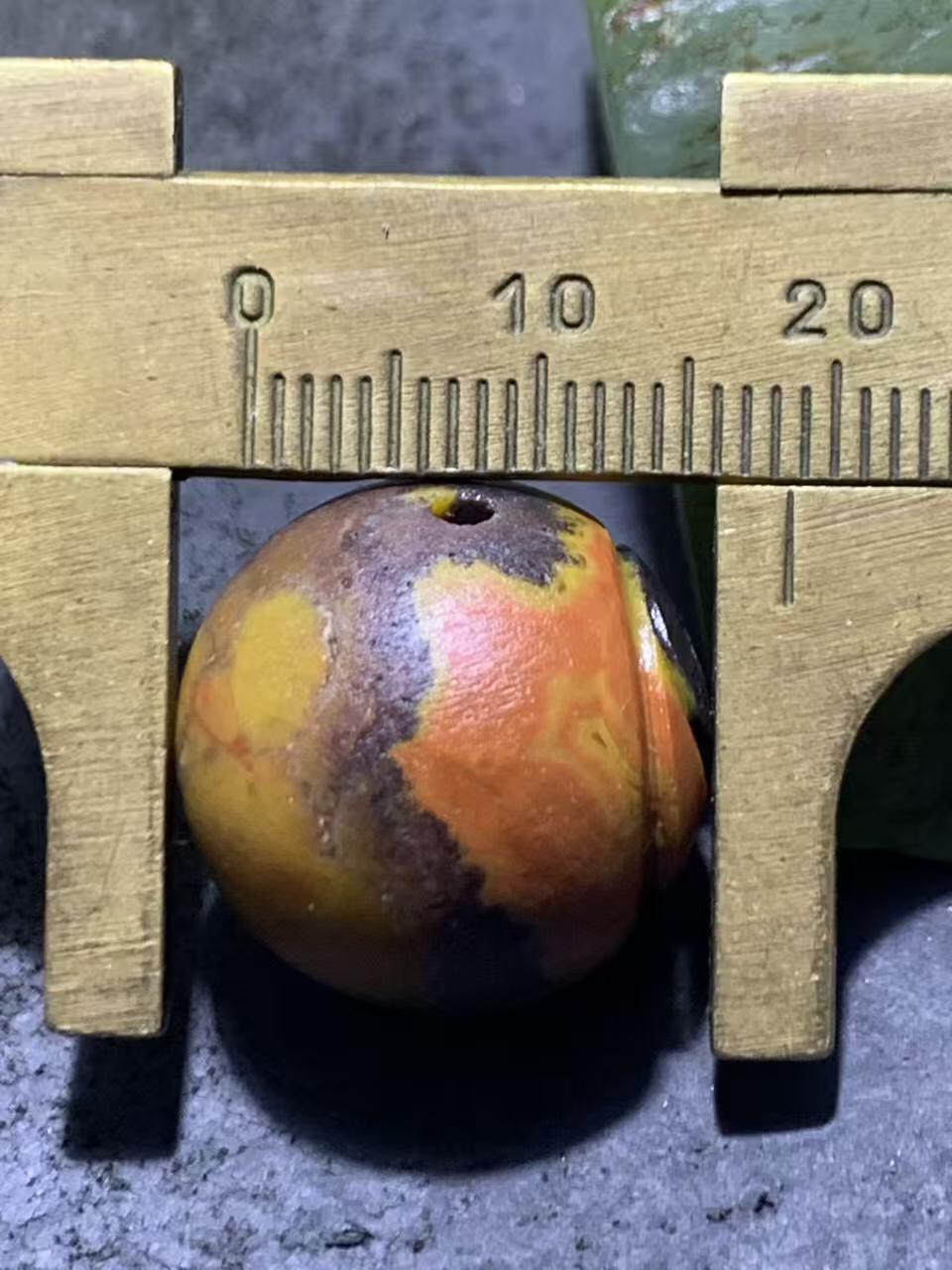 精美亚光高玉化战国红玛瑙手工俏色巧雕太极珠一颗！