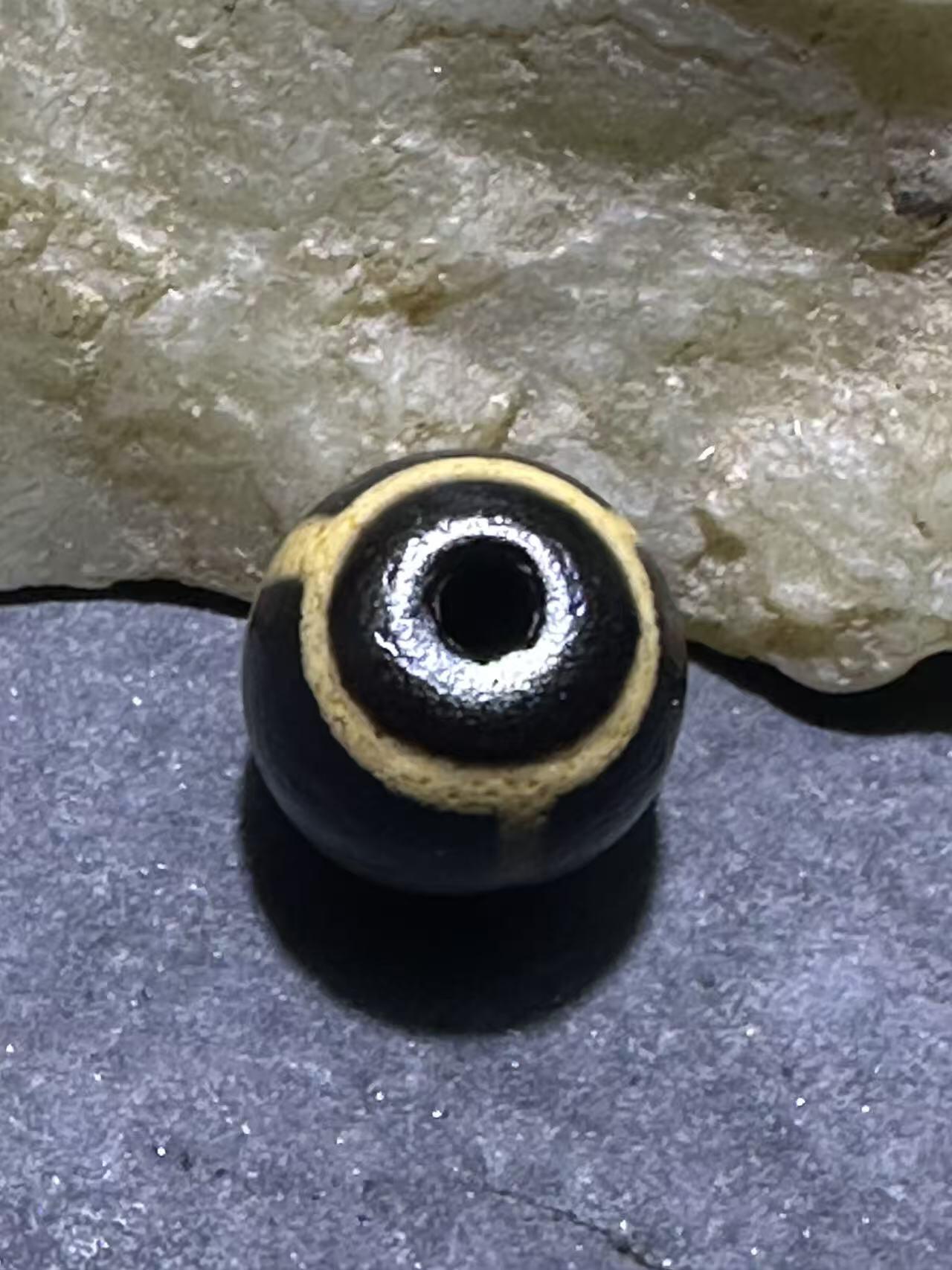 仅此一颗，精品藏传龟甲玛瑙天珠一颗，