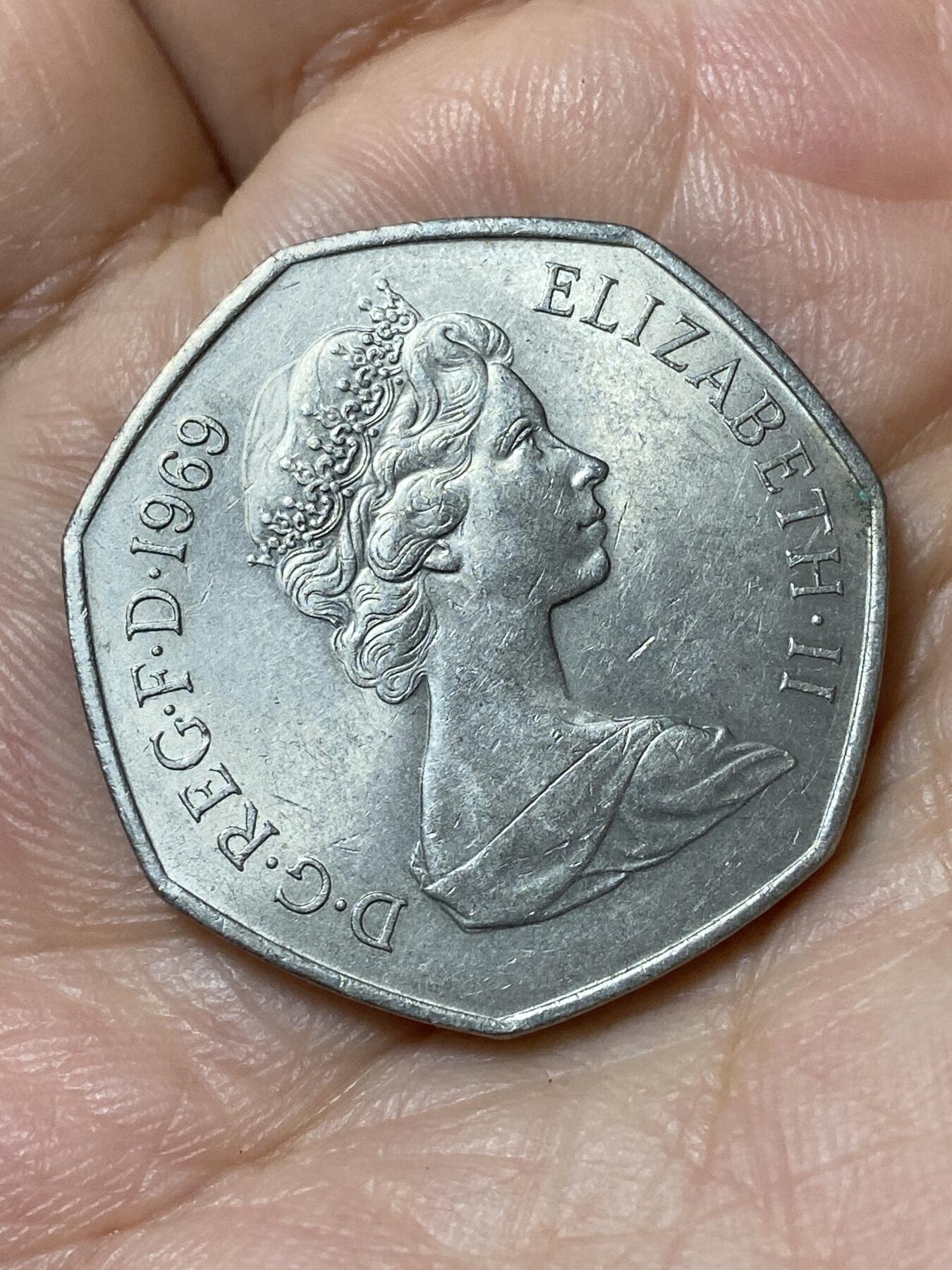 2026年第二十三场(总第一百九十二场）外国好品散币场(年后发货) 英国🇬🇧1969年50新便士(伊丽莎白二世中年花冠，十进制第一版首发年)