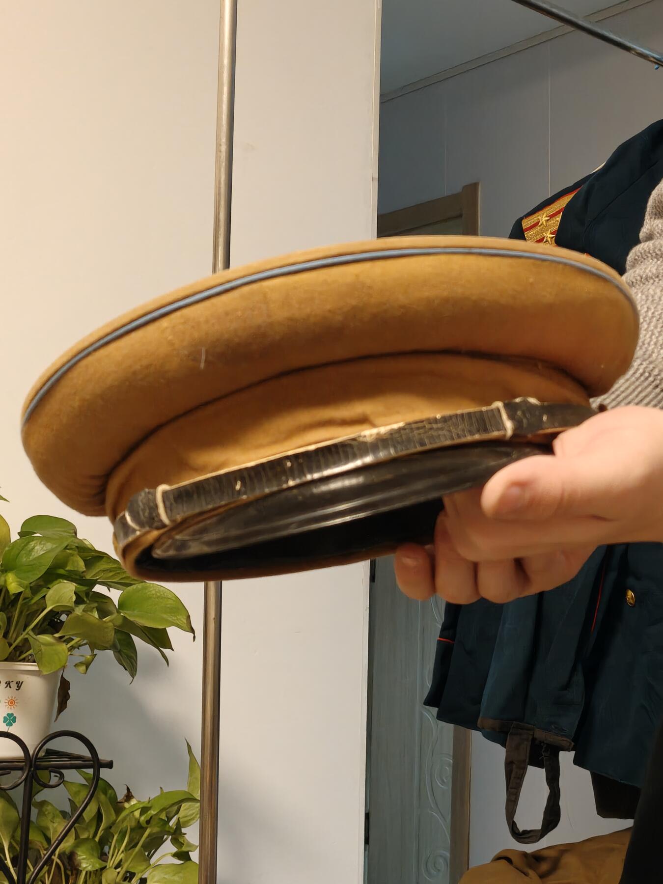 （450件拍品！制服徽章盛宴）罗岚⭐爱藏⭐年前甄选大拍场-店主清仓处理-分享拍场额外现金红包（实体经营） su-M55式空尉大檐帽 约一号59头围（同时期影视道具 采用同样棉布面料 帽瓦等版型不错可出造型用）