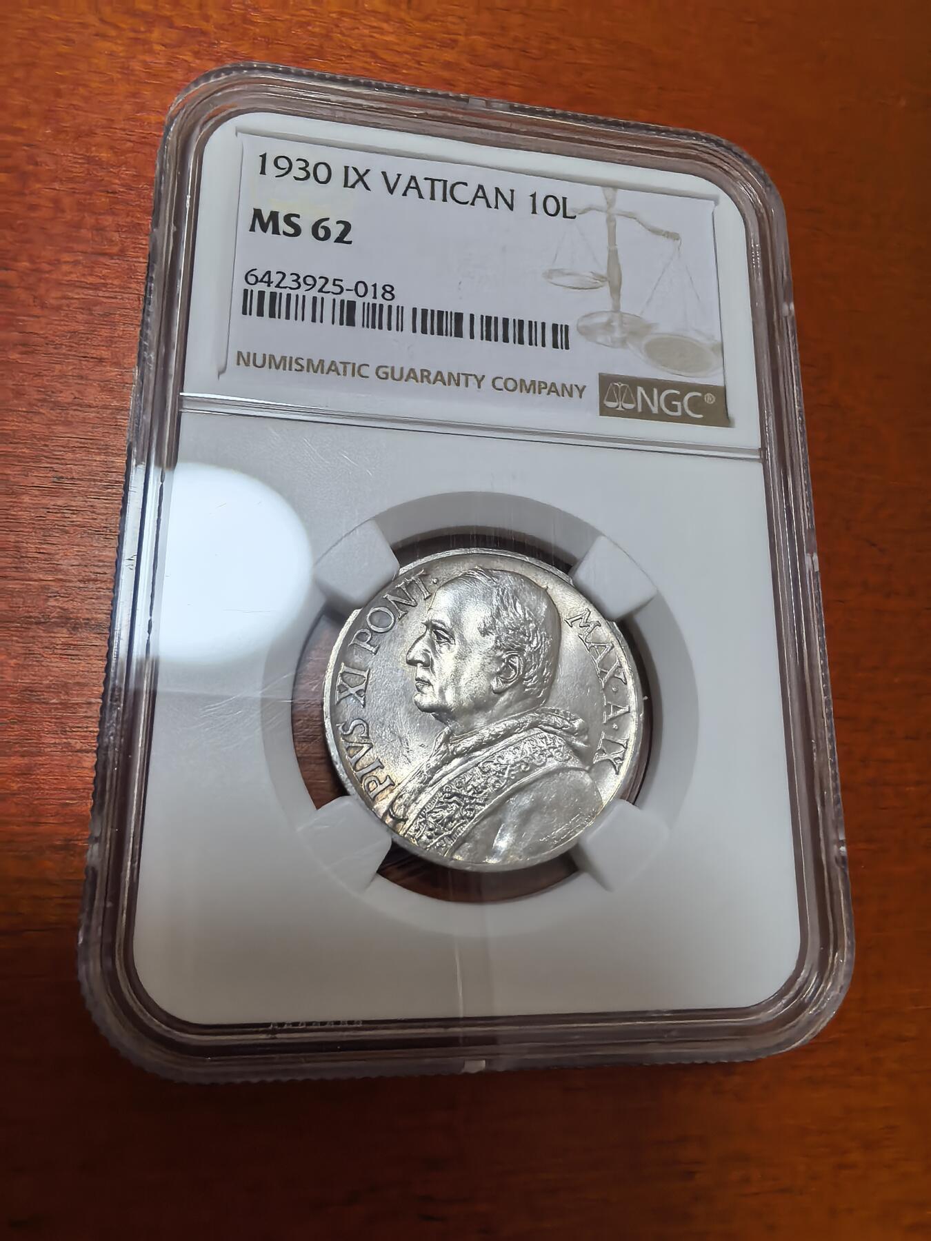 长老汇蛇年精选第一百场拍卖 1930 梵蒂冈教皇庇护十一世抱婴10里拉银币，NGC MS62，更高6枚