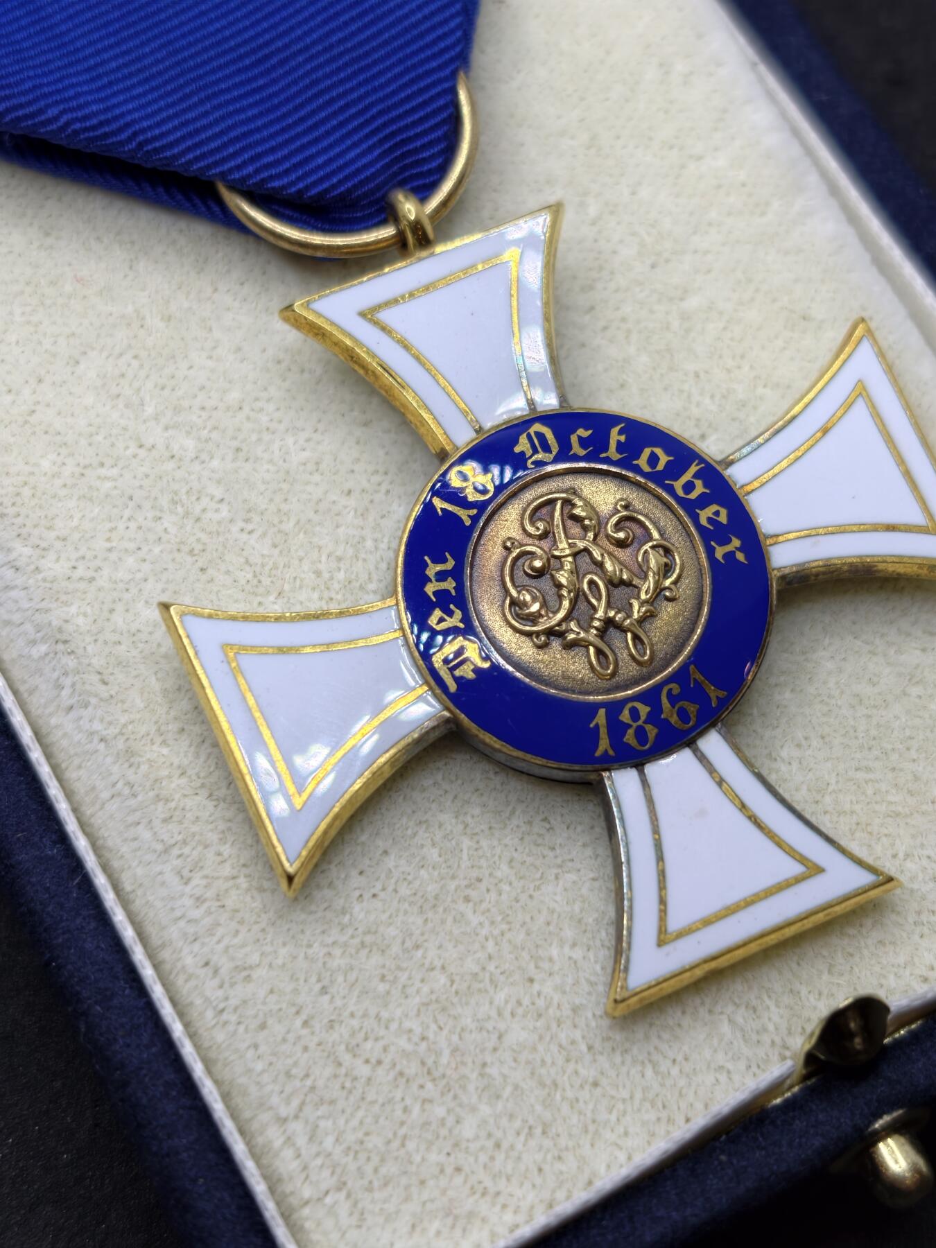 凯旋世界勋赏（第22期新年大拍）（欢迎送拍）（对拍品有疑问请询问客服，不接受到手刀，出价默认拍品品相。请认真阅读拍卖规则！出价默认已认可！）（收到货请录制开箱视频，无视频概不处理问题。） 帝德普鲁士三级普鲁士王冠勋章，k金质，wagner造