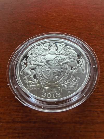 长老汇蛇年精选第一百场拍卖 - 2013英国伊丽莎白二世加冕六十周年纪念5英镑加厚精制银币， 56.56克925银，3000枚，第二版头像