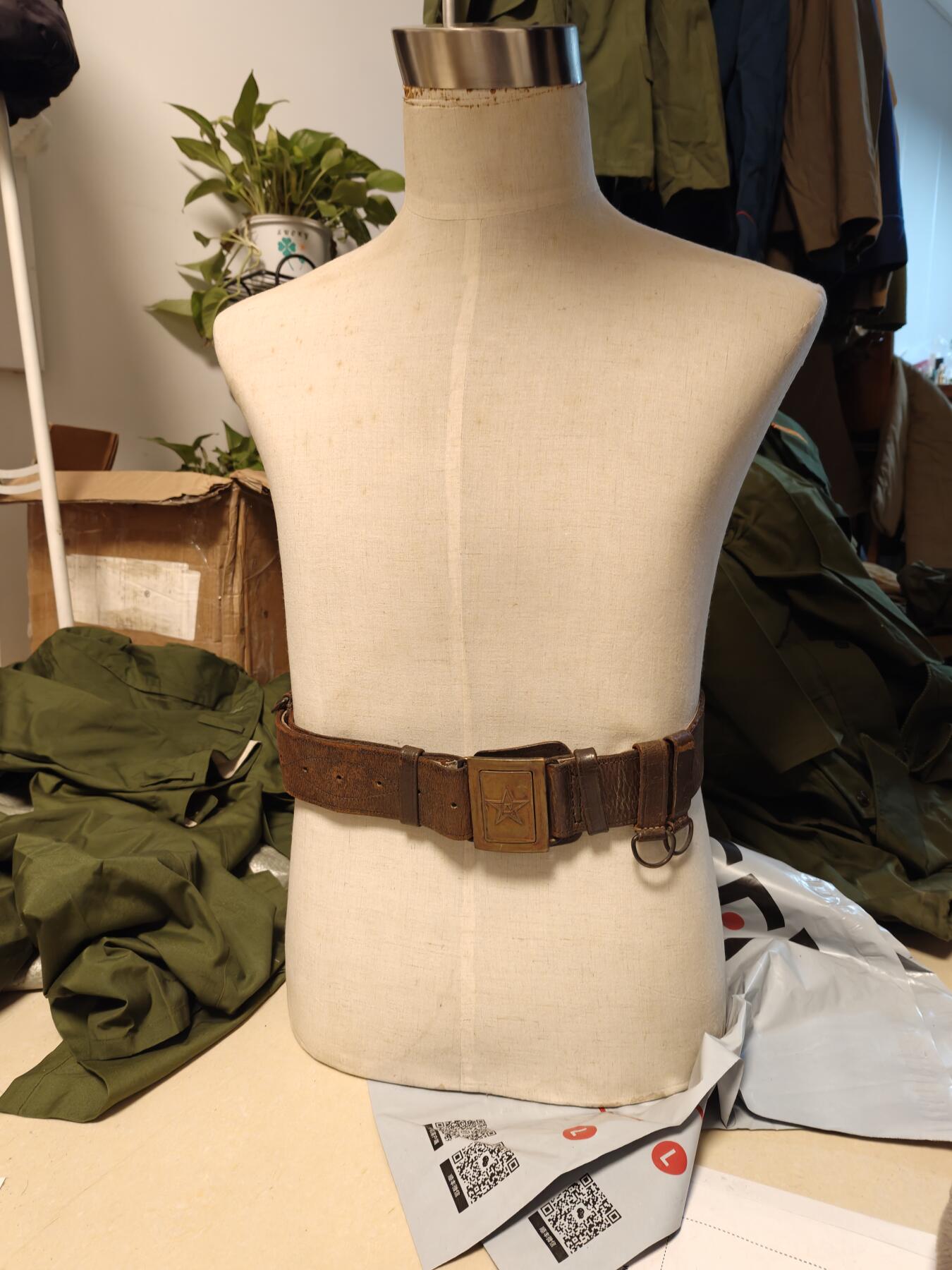 （450件拍品！制服徽章盛宴）罗岚⭐爱藏⭐年前甄选大拍场-店主清仓处理-分享拍场额外现金红包（实体经营） su-M55式校尉军官腰带 皮扣套件全 皮质柔软已保养可使用