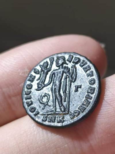 极美品！李锡尼一世（公元308年8月11日-324年9月在位)正面铭文：IMP LICI-NIVS AVG.正面图案：李锡尼二世戴桂冠、着铠甲，呈左向四分之三正面胸像