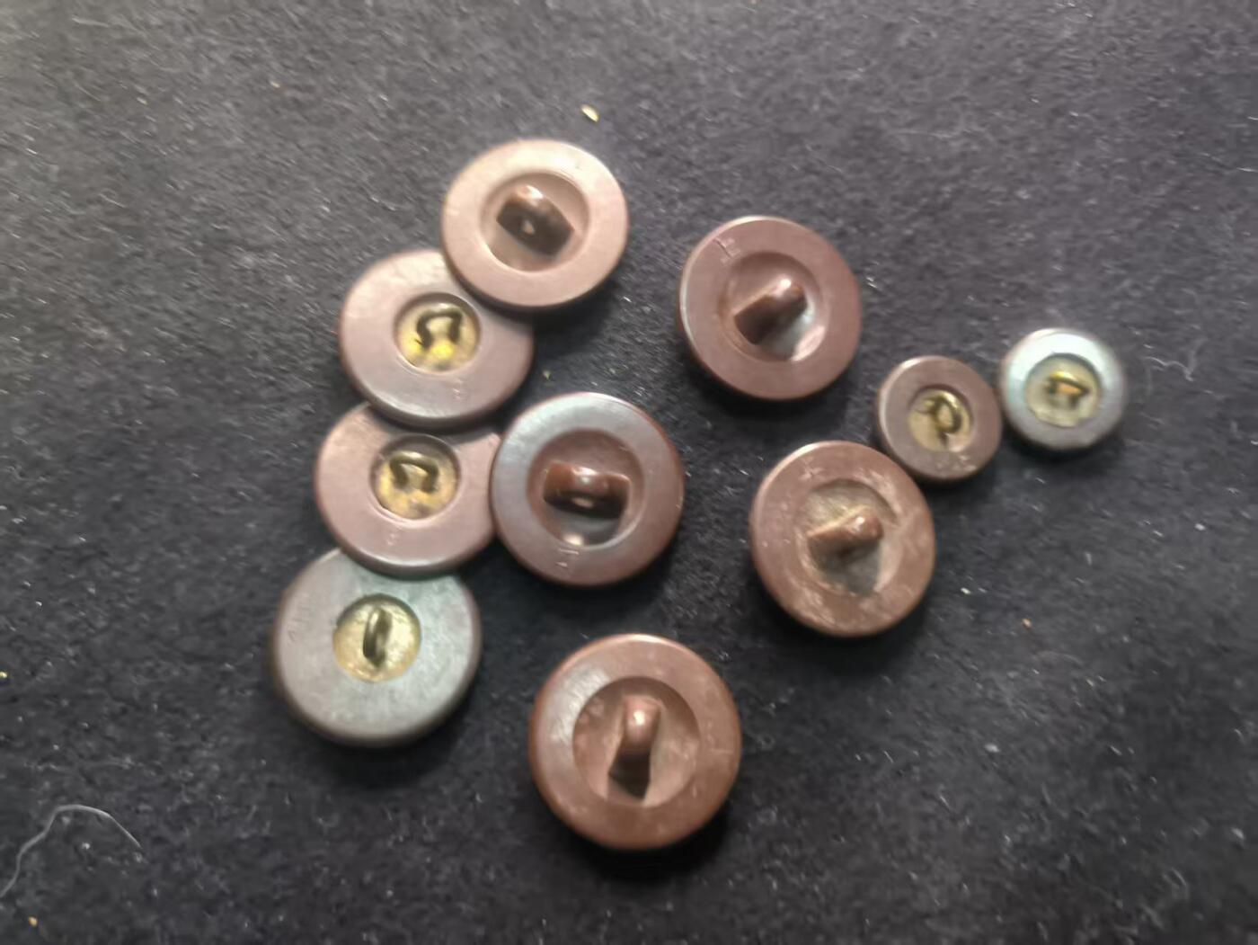 （450件拍品！制服徽章盛宴）罗岚⭐爱藏⭐年前甄选大拍场-店主清仓处理-分享拍场额外现金红包（实体经营） su-M55式纽扣一组 含一组胶木一体扣