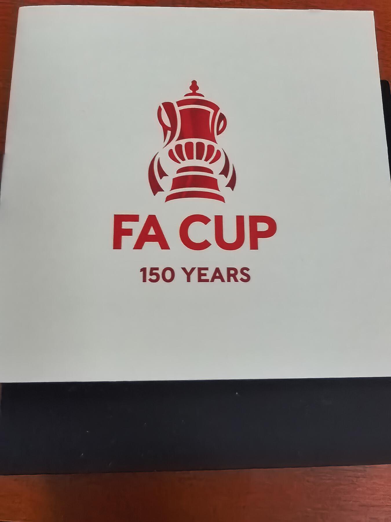 长老汇蛇年精选第一百场拍卖 2022英国足总杯2英镑镀金加厚精制双色银币，24克925银，盒证全，1150枚