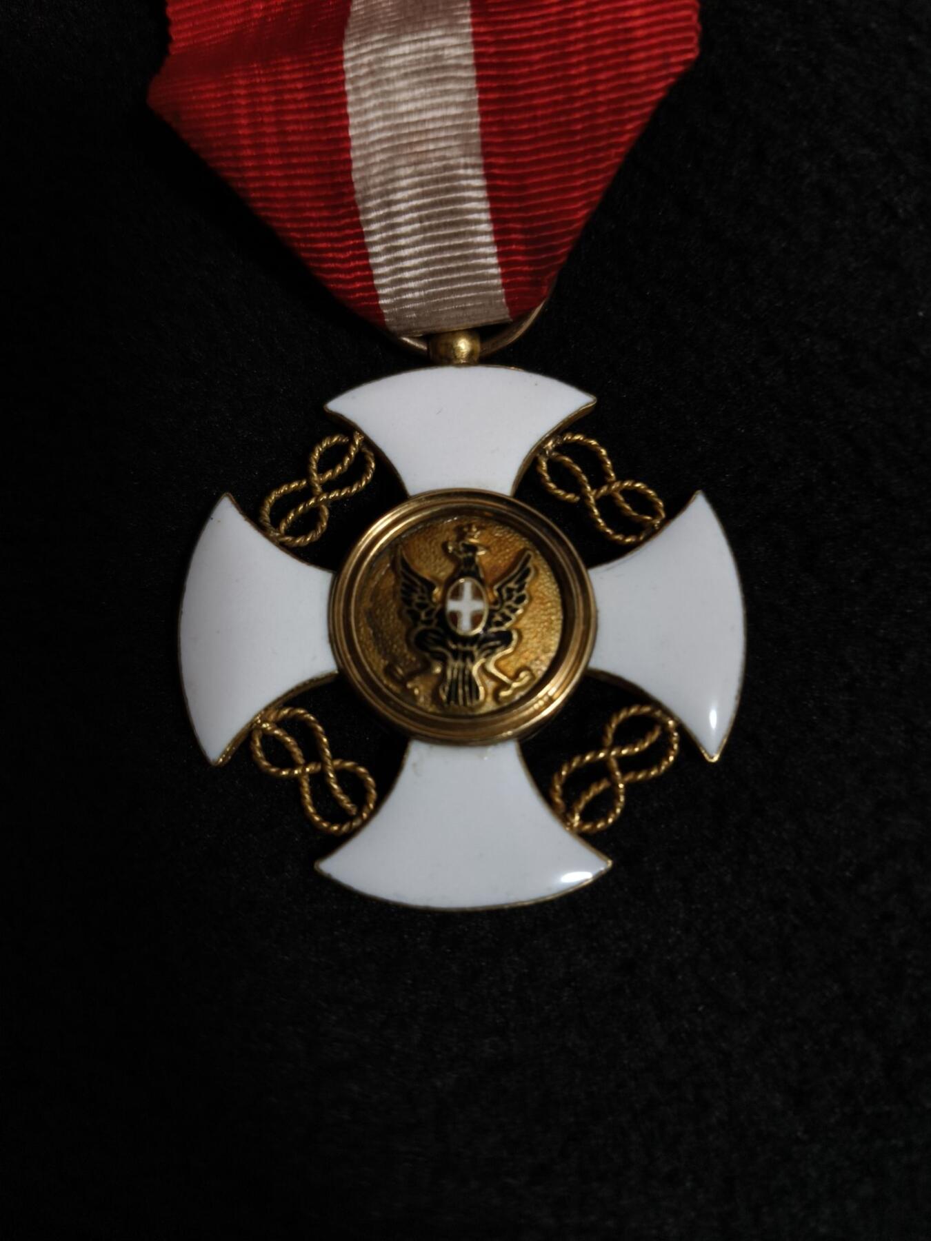 欢庆春节！戎马世界章牌大赏第111期春节大拍 意大利王冠勋章，骑士级