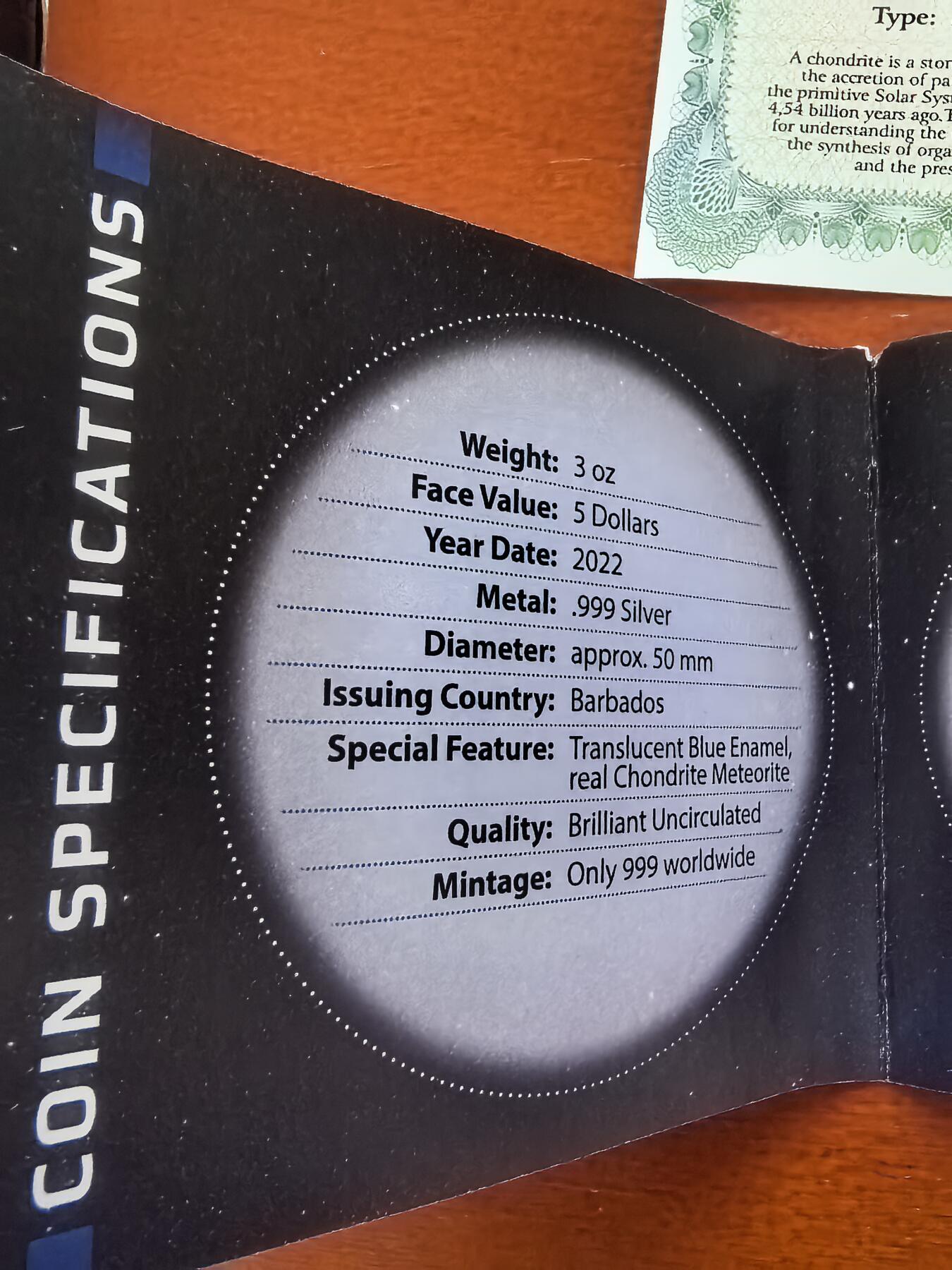 长老汇蛇年精选第一百场拍卖 2022巴巴多斯外星撞地球镶嵌陨石珐琅彩球形银币，3盎司999银，999枚，盒证全