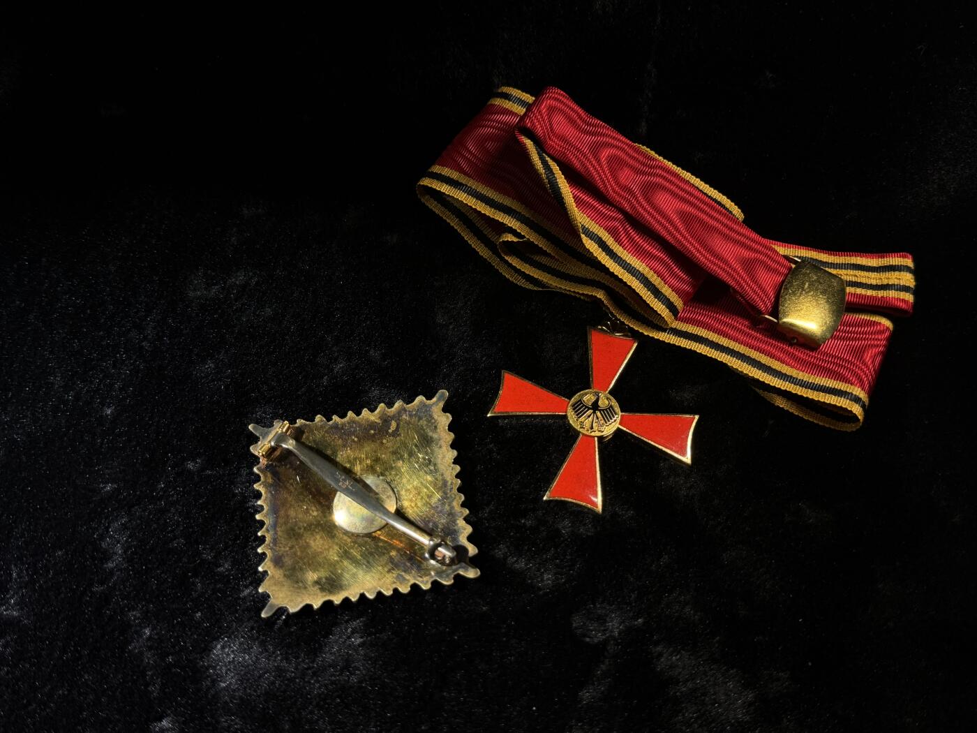 欢庆春节！戎马世界章牌大赏第111期春节大拍 德国联邦十字勋章，大军官级，星芒章银制，SL厂(4厂)早期版本