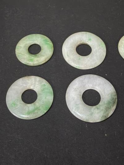 海外回流精品拍卖（五一专场） 法国回流清代翡翠环六只（直径2.4cm-2.8cm）