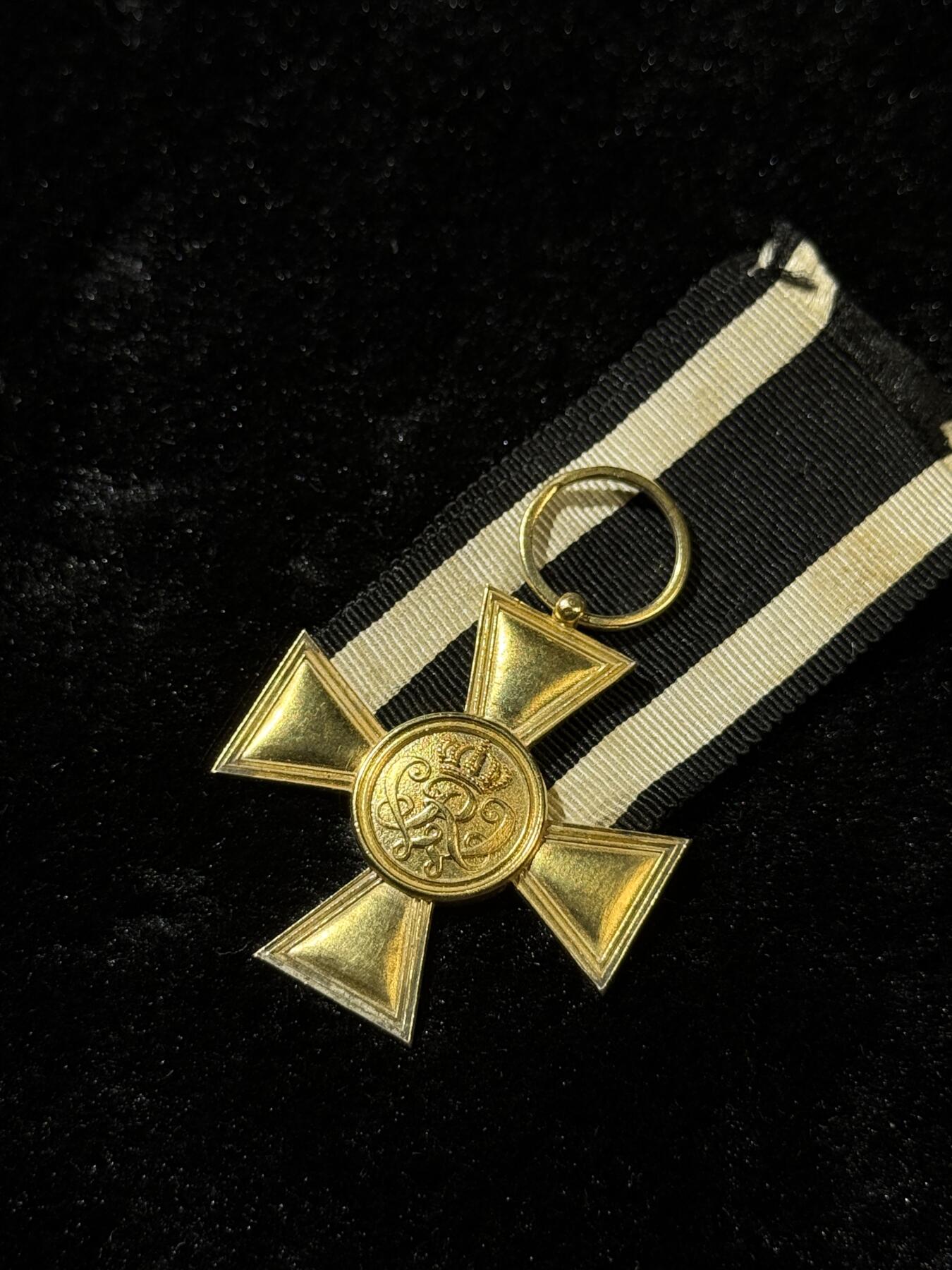 欢庆春节！戎马世界章牌大赏第111期春节大拍 德意志帝国军事功勋十字，银制，有W标与银标，存疑，详细见下方介绍