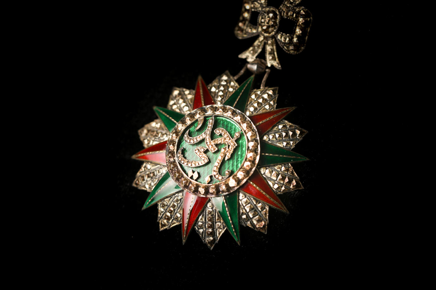 欢庆春节！戎马世界章牌大赏第111期春节大拍 法属突尼斯指挥官级突尼斯光荣勋章  亚瑟贝特朗厂造  1929-1942版，银制