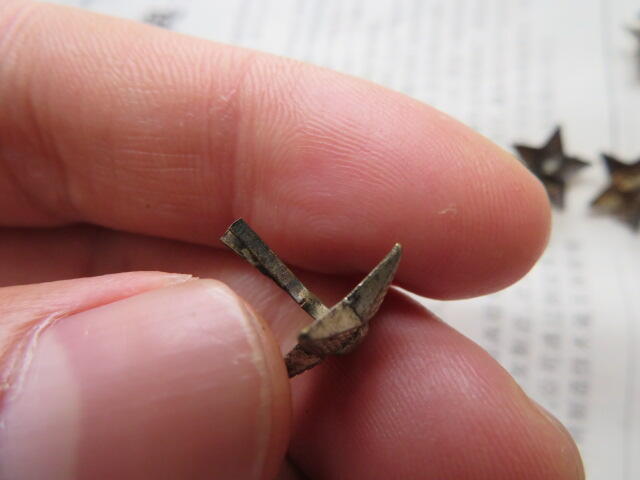 镀银美品55领章铜星星11个一组（一个单腿，4个各有一腿有伤）