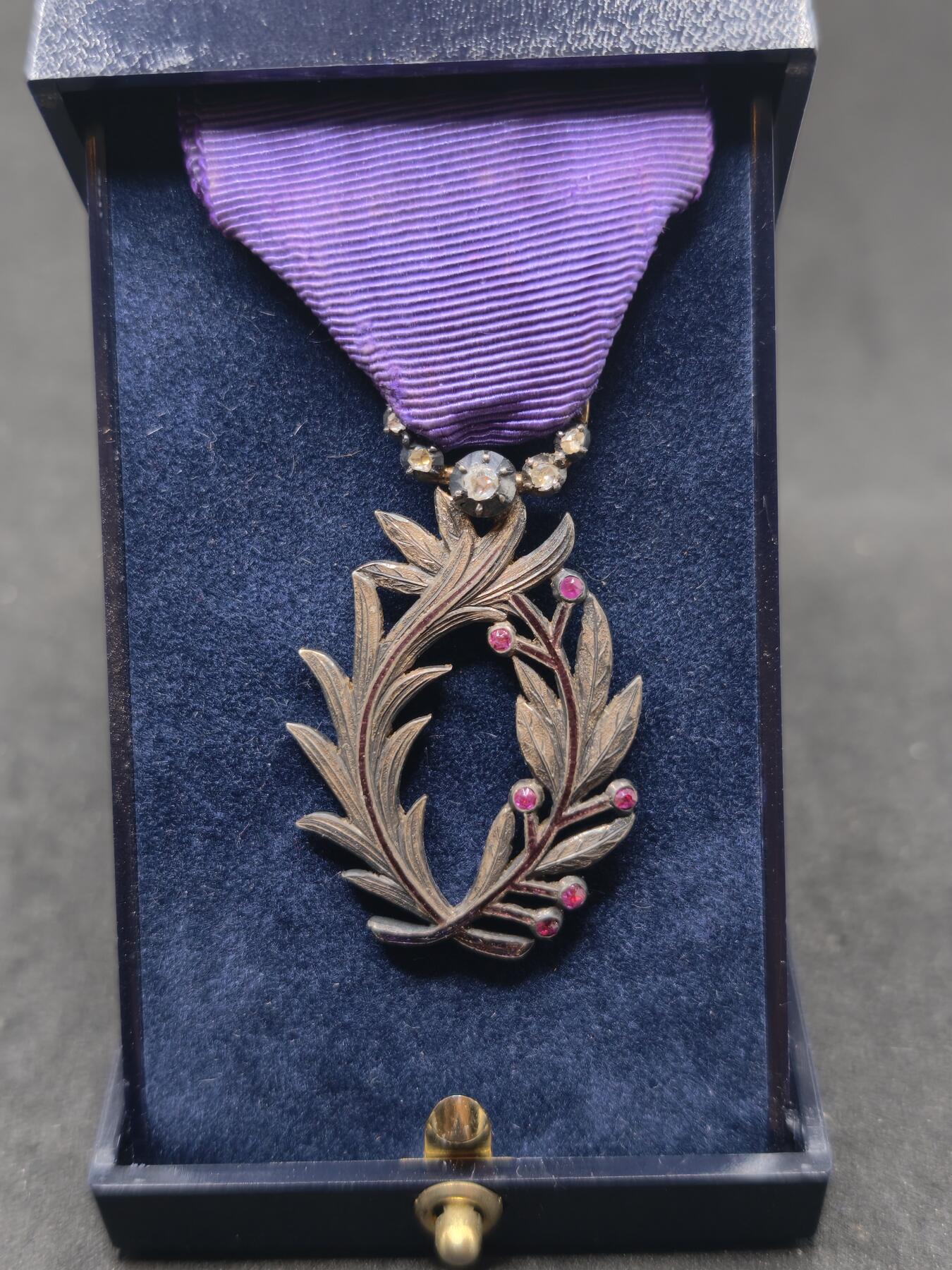 凯旋世界勋赏（第22期新年大拍）（欢迎送拍）（对拍品有疑问请询问客服，不接受到手刀，出价默认拍品品相。请认真阅读拍卖规则！出价默认已认可！）（收到货请录制开箱视频，无视频概不处理问题。） 珠宝版棕榈叶勋章