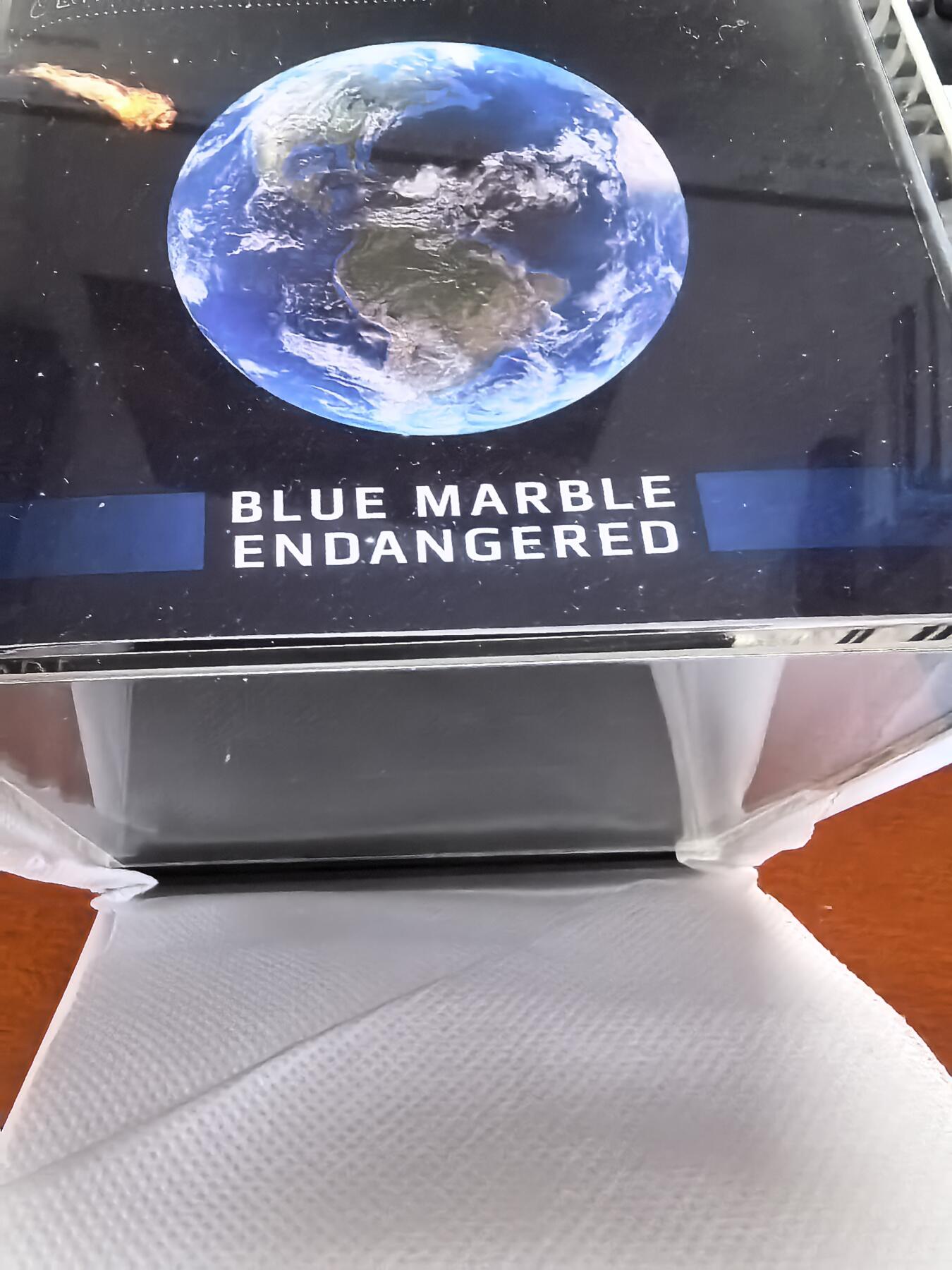 长老汇蛇年精选第一百场拍卖 2022巴巴多斯外星撞地球镶嵌陨石珐琅彩球形银币，3盎司999银，999枚，盒证全