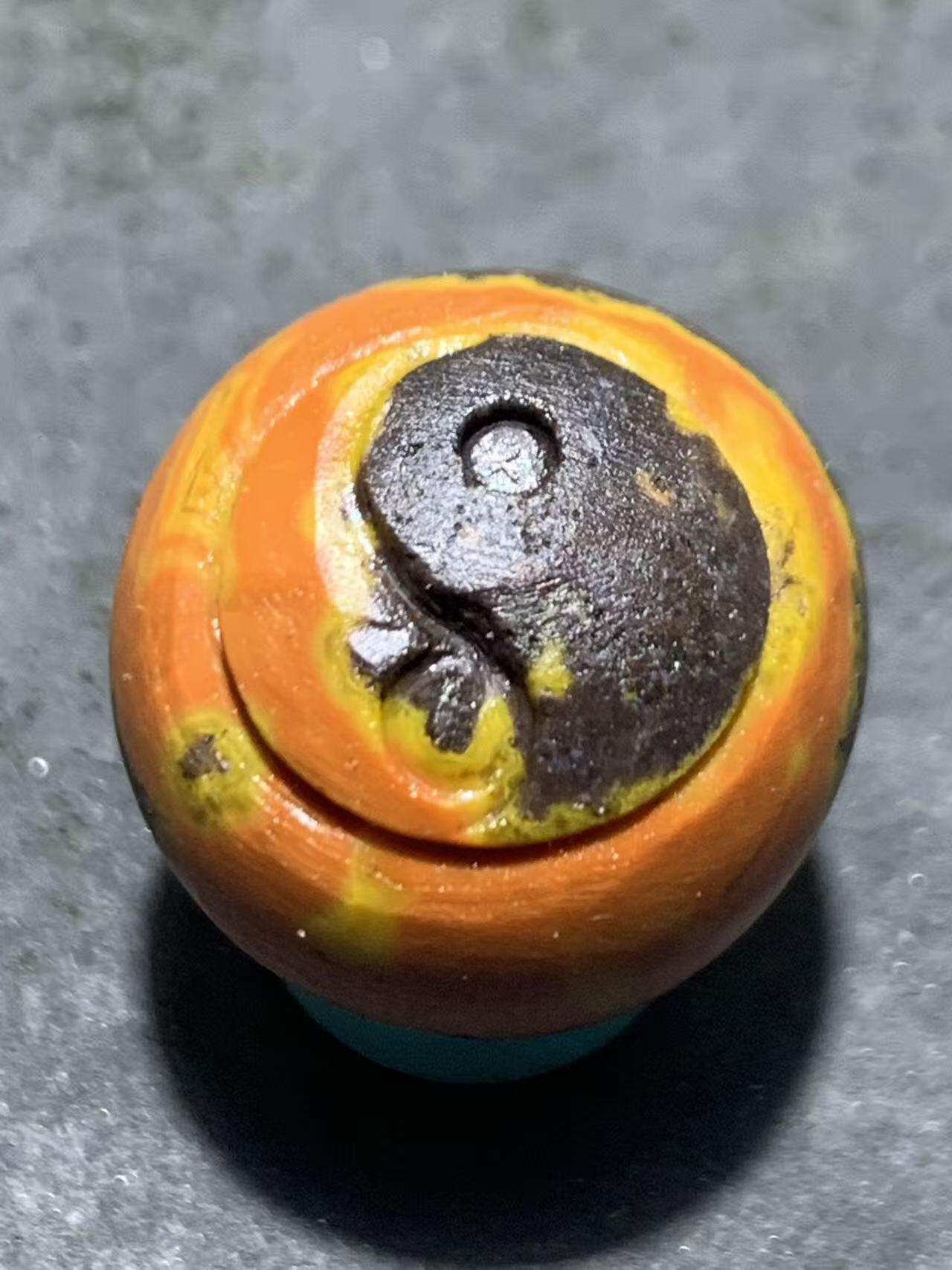 精美亚光高玉化战国红玛瑙手工俏色巧雕太极珠一颗！