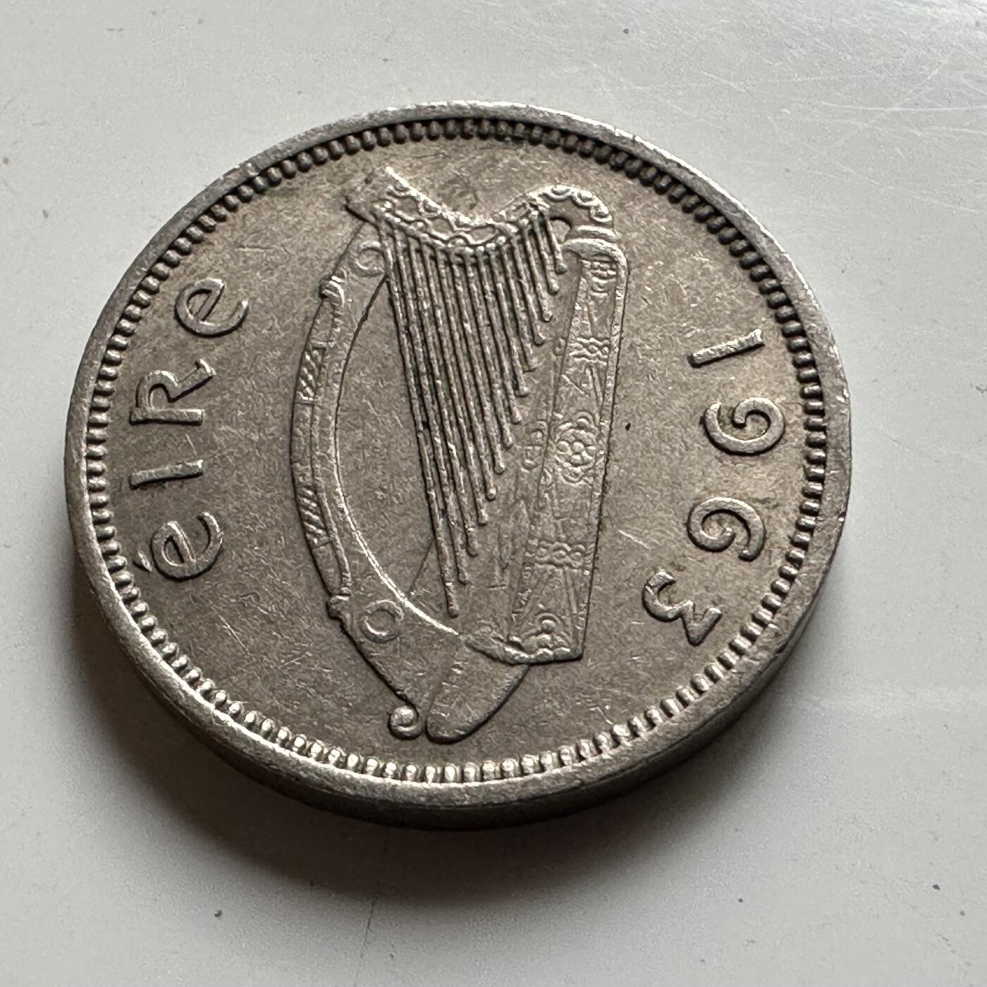 🌹外币初藏🌹🐯2026年第19场 快递已停，正月十五后再发 爱尔兰1963年3便士