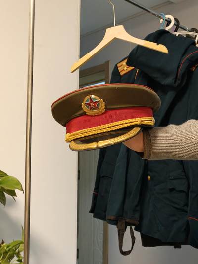 （450件拍品！制服徽章盛宴）罗岚⭐爱藏⭐年前甄选大拍场-店主清仓处理-分享拍场额外现金红包（实体经营） - su-M87式（92）仪仗队礼服大檐帽  实发 约2号头围