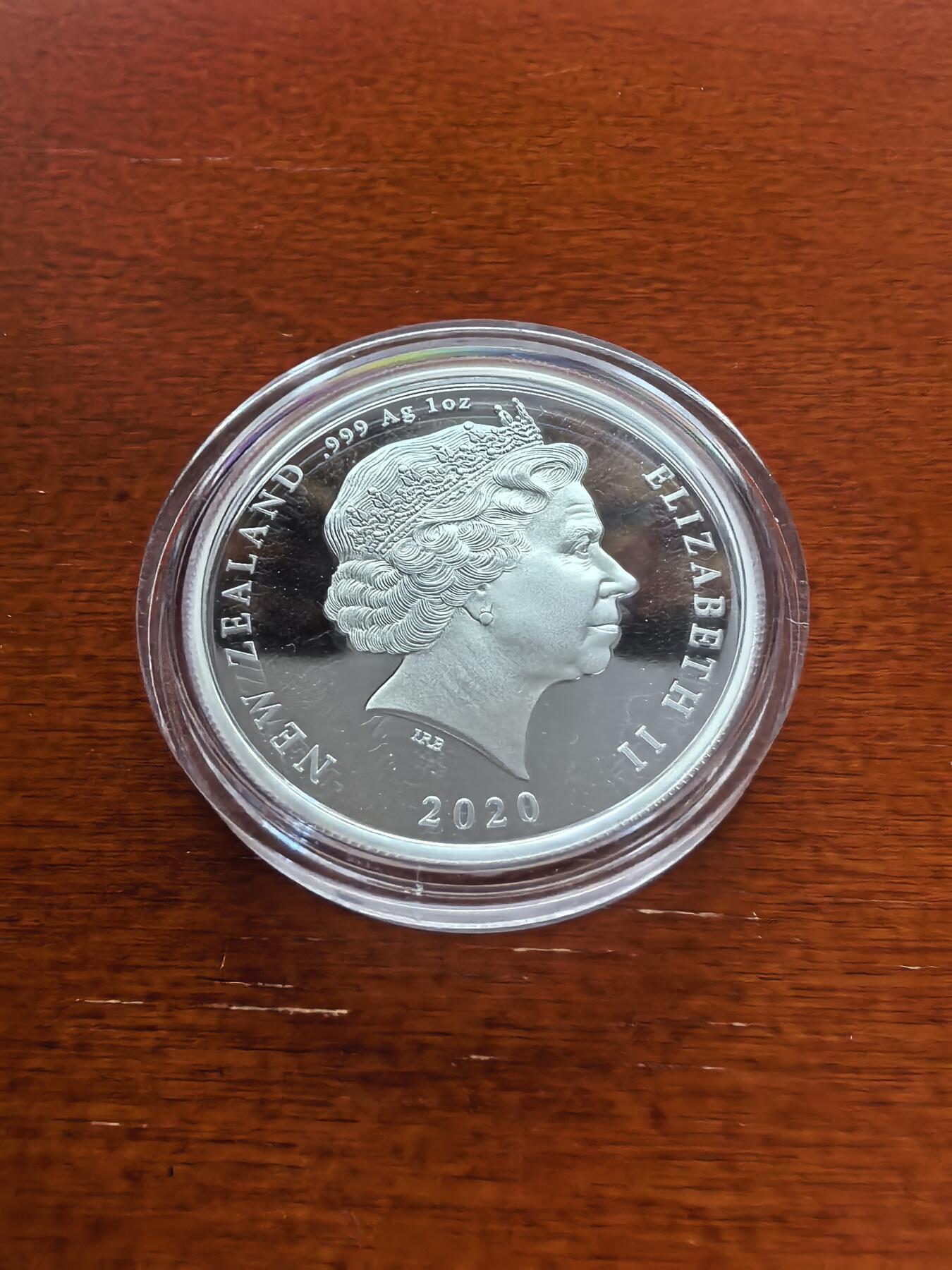 长老汇蛇年精选第一百场拍卖 2020新西兰二战结束75周年1元精制银币，1盎司999银，限量版
