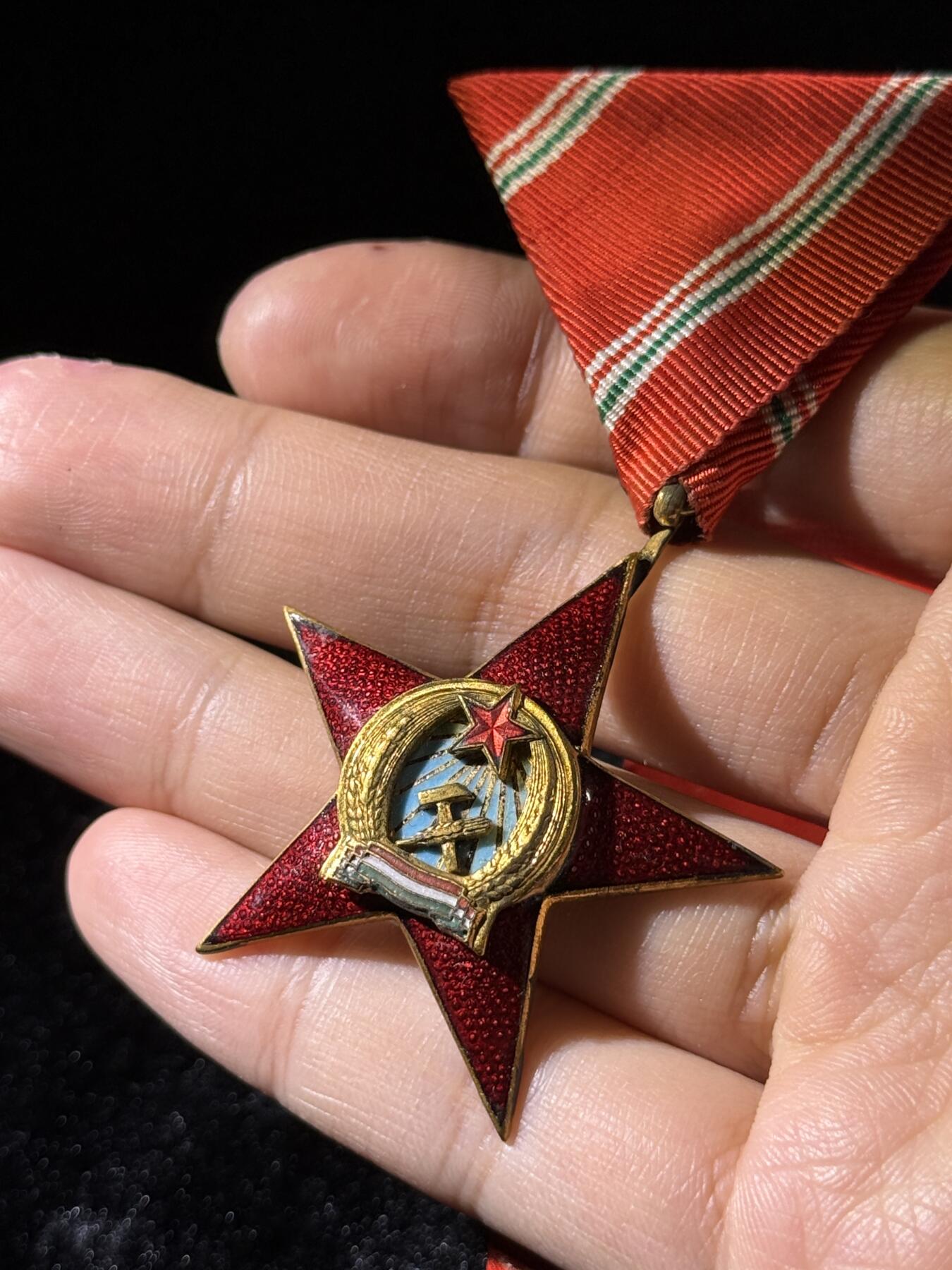 欢庆春节！戎马世界章牌大赏第111期春节大拍 匈牙利金级功勋奖章，使用时期仅在1949～1953，少见，带盒略