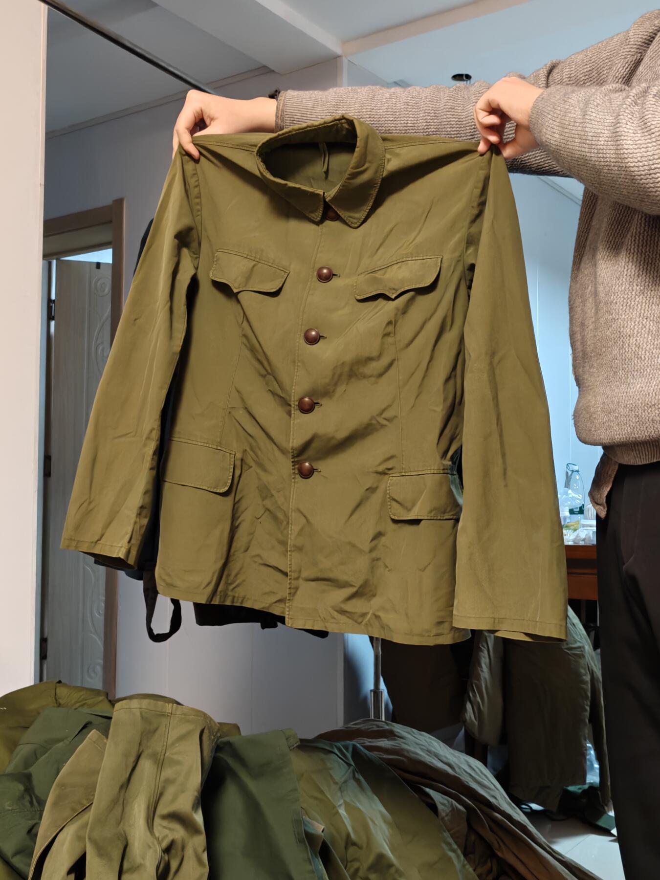 （450件拍品！制服徽章盛宴）罗岚⭐爱藏⭐年前甄选大拍场-店主清仓处理-分享拍场额外现金红包（实体经营） su-M65式陆干部常服 正三号大小 适合170-175体型适中穿着