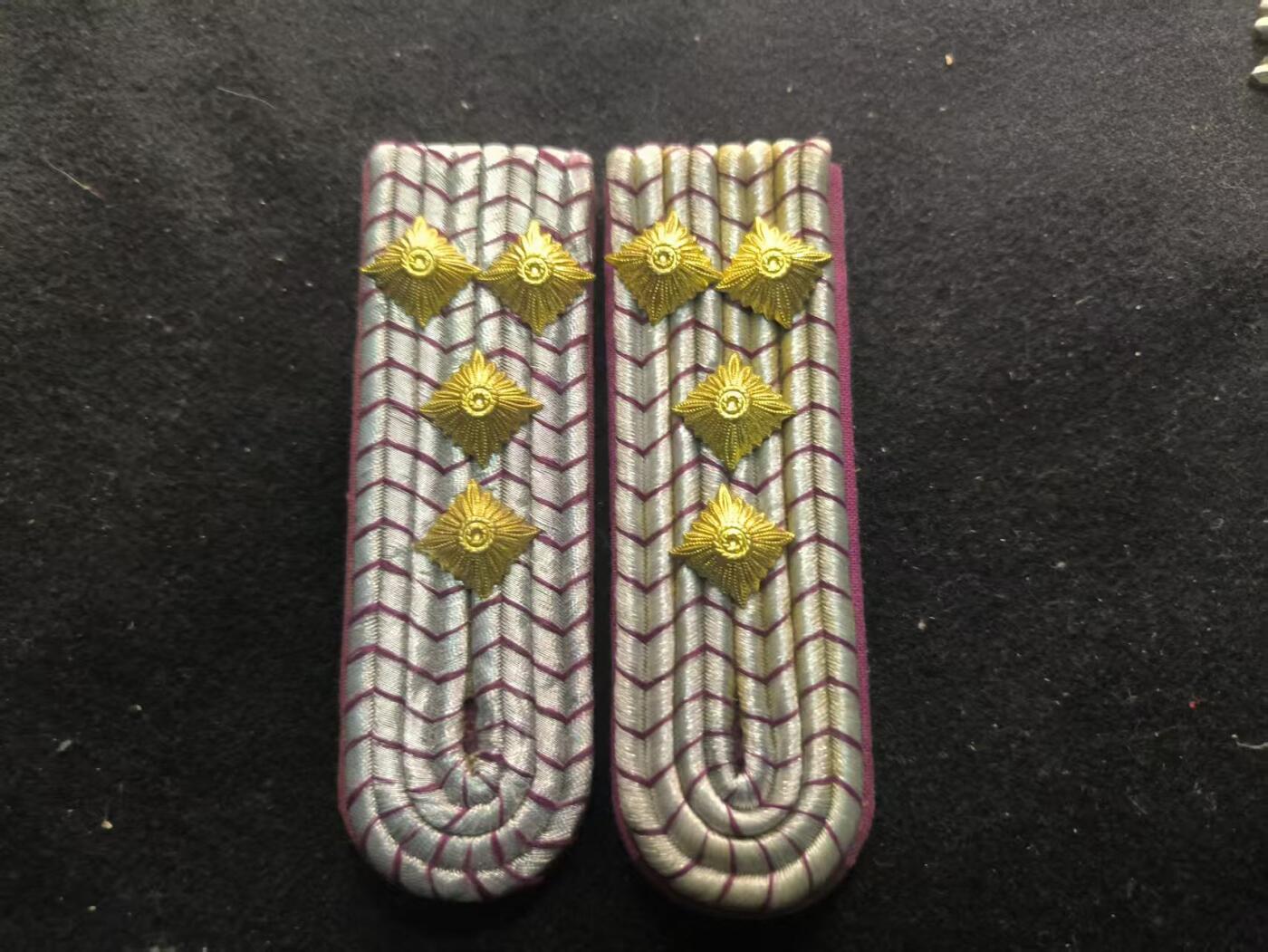 （450件拍品！制服徽章盛宴）罗岚⭐爱藏⭐年前甄选大拍场-店主清仓处理-分享拍场额外现金红包（实体经营） 民主德国消防大尉肩章