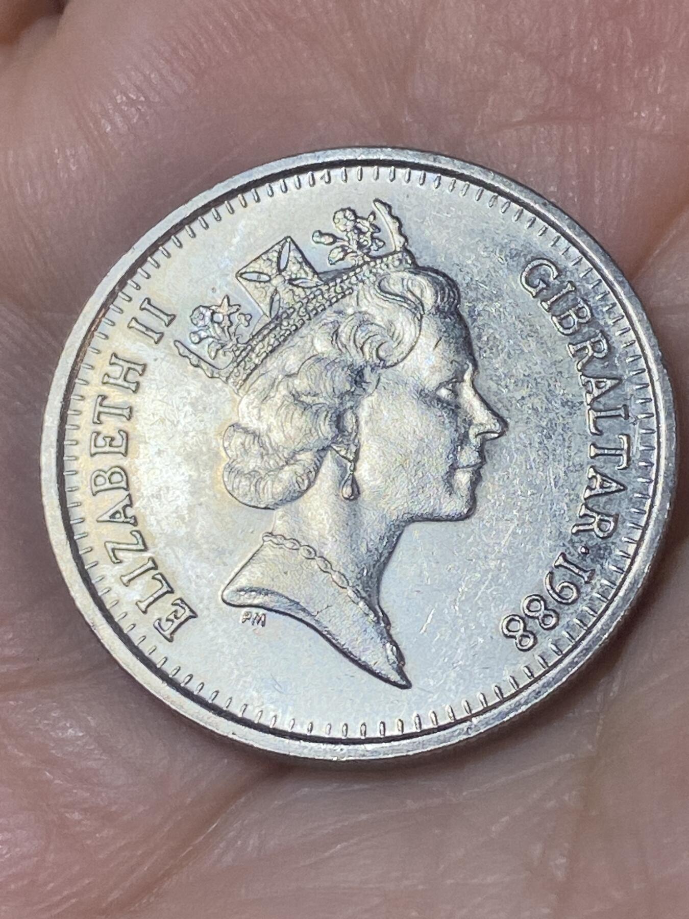 2026年第二十四场(总第一百九十三场）外国好品散币场(免佣金) 英属直布罗陀🇬🇮1988年5便士(伊丽莎白二世中年高冠第一版)