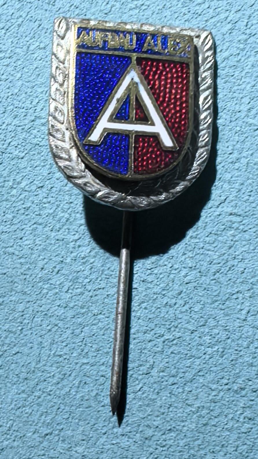 盛世勋华——号角文化勋章邮票专场拍卖第305期 德国（联邦）柏林亚历克斯足球俱乐部（Aufbau Alex）纪念别针