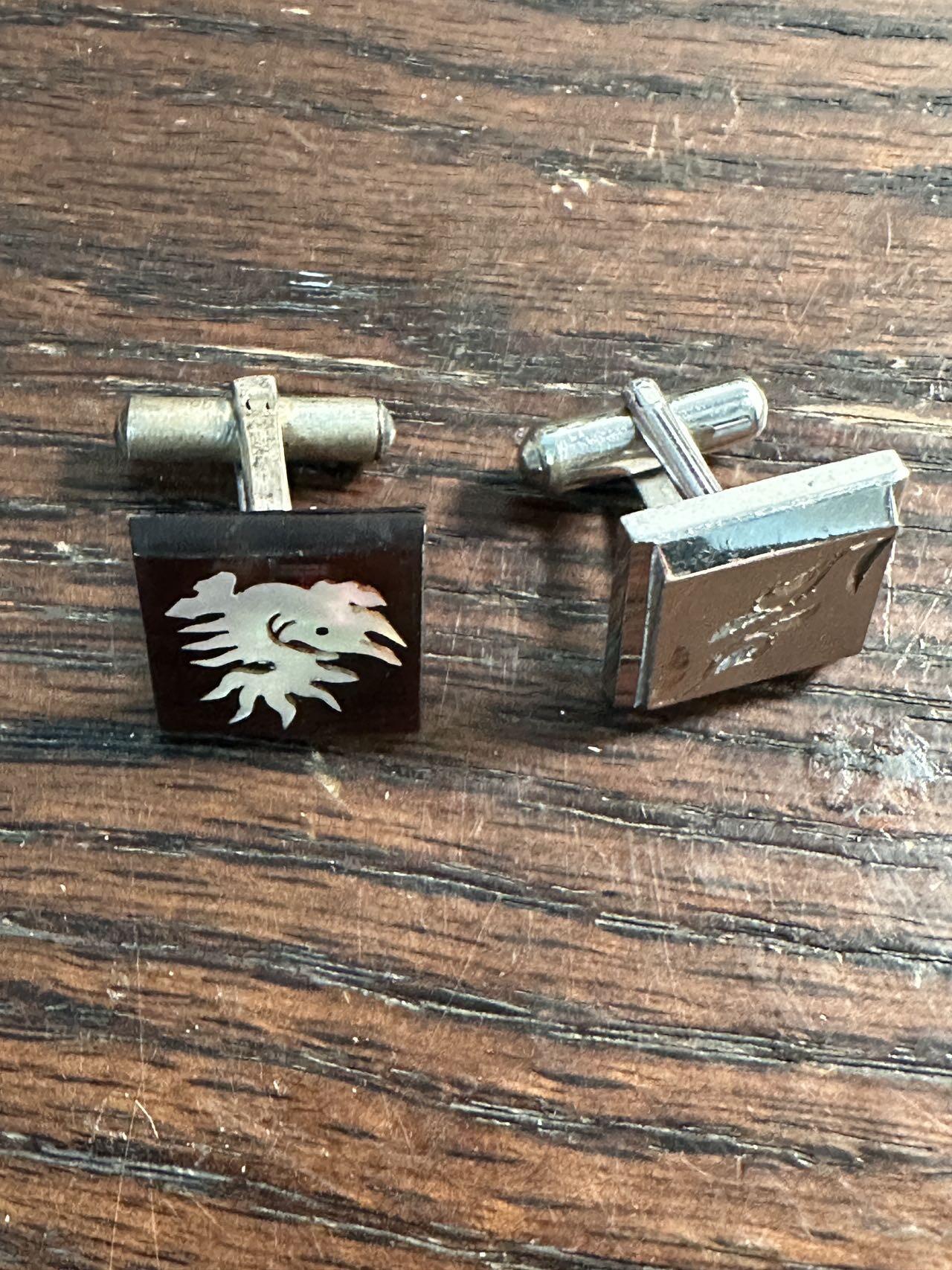 蒂克钱币 -第58场 日本企业章 徽章专场 日本 袖扣一组 材质自己判断