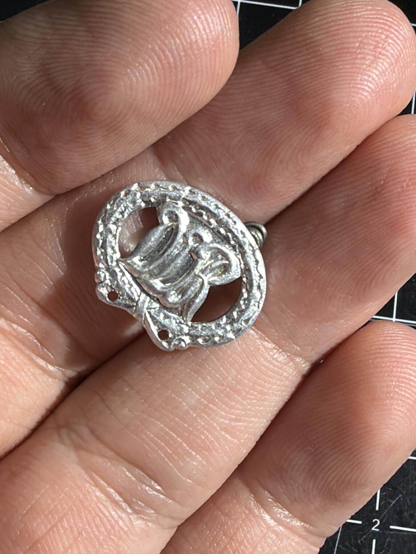 古冰库章牌勋赏收藏0起拍卖 外国体育章