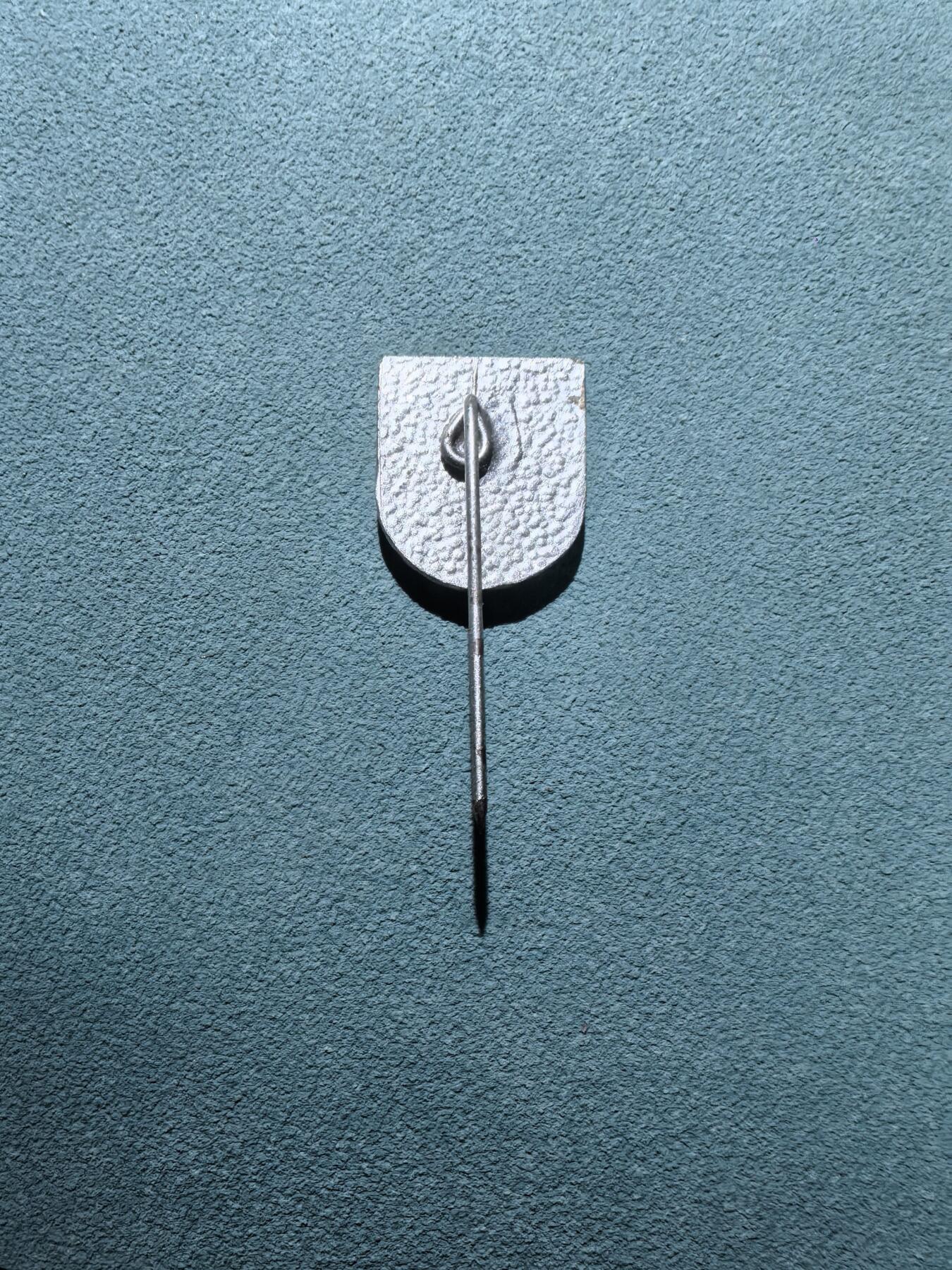 盛世勋华——号角文化勋章邮票专场拍卖第305期 德国（联邦）柏林亚历克斯足球俱乐部（Aufbau Alex）纪念别针