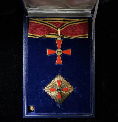 欢庆春节！戎马世界章牌大赏第111期春节大拍 - 德国联邦十字勋章，大军官级，星芒章银制，SL厂(4厂)早期版本