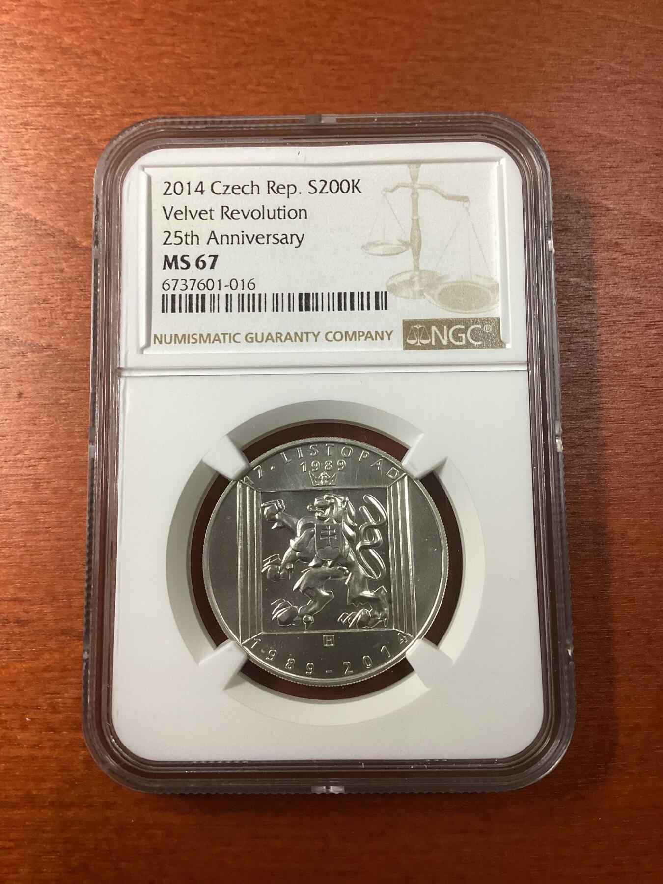 长老汇蛇年精选第一百场拍卖  2014 捷克紫罗兰革命25周年200克朗银币，NGC MS67，唯一冠军，冠军分基本2000元以上