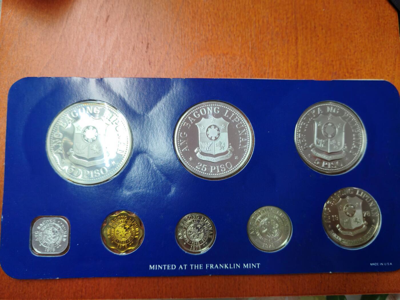 长老汇蛇年精选第一百场拍卖  1978菲律宾8枚精制币套币，盒证全，含高银50比索银币（27.4克925银）和低银25比索银币（25克500银）各1枚，4792套，克书标价2950美金
