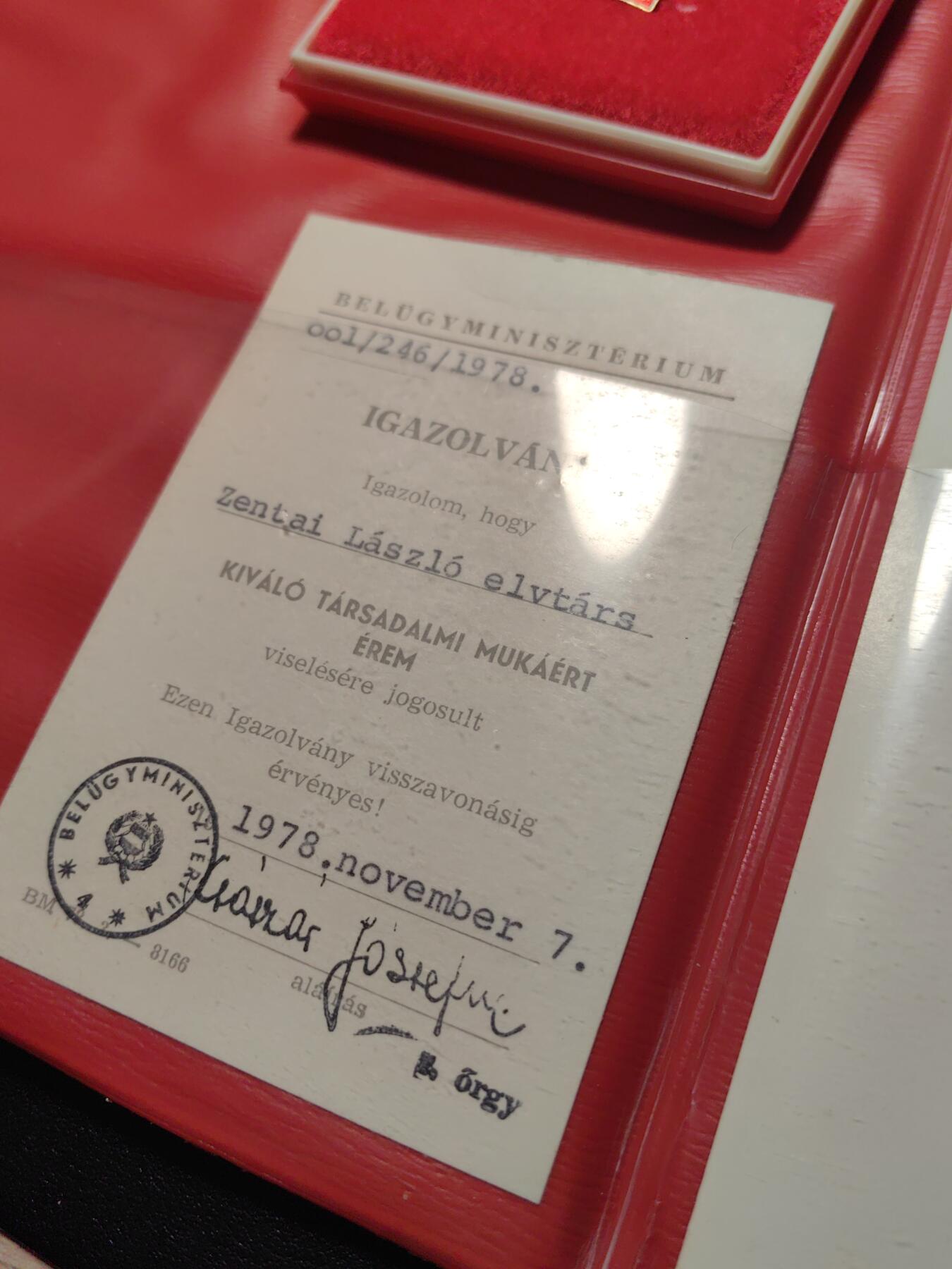 靖甫拍卖第四场 匈牙利劳动优秀奖章带原盒大小证