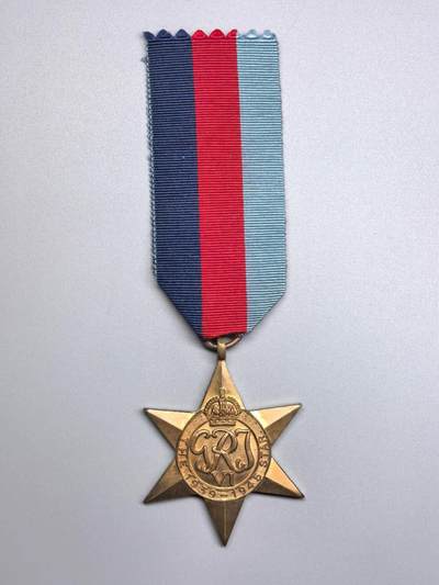 小驴勋章奖章收藏2月22日周日晚六点拍卖（珍爱和平，收藏战争，铭记历史，勿忘国耻，忠党爱国。有偿代拍，送拍规则在简介最后，参拍须阅读规则后再参拍，关系到运费包装发货时效真假辨别等关键信息，拍卖时不再发原图，看大图店主微信码在拍卖店铺介绍里） - 英国二战之星