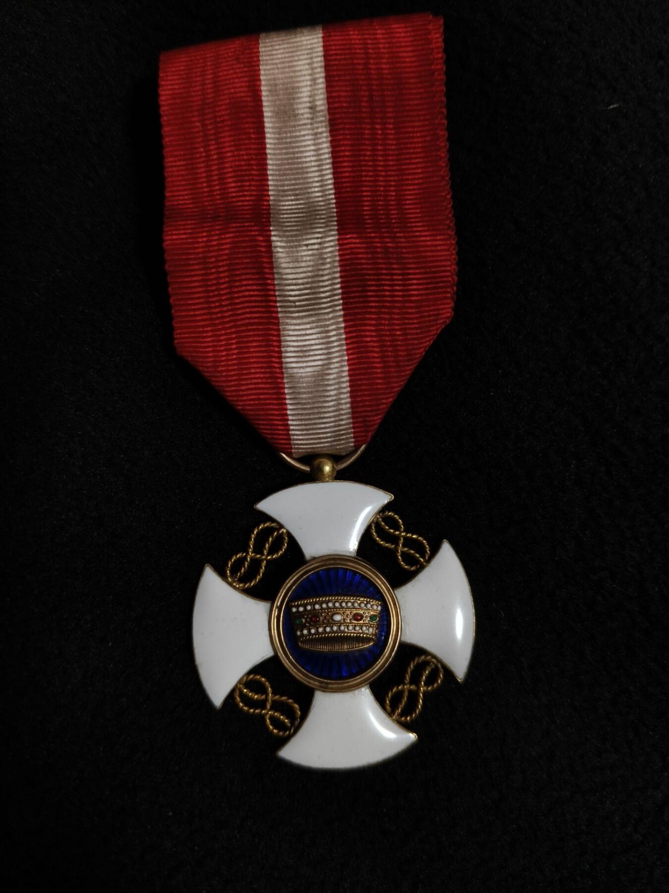 欢庆春节！戎马世界章牌大赏第111期春节大拍 意大利王冠勋章，骑士级