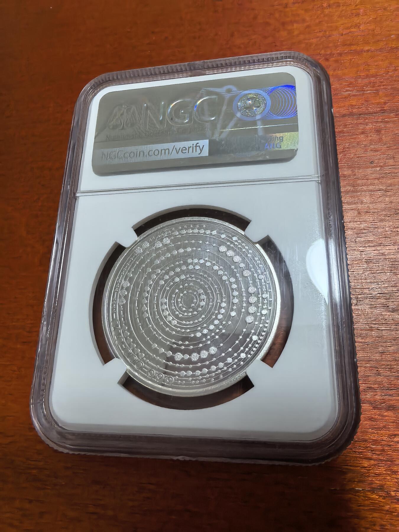 长老汇蛇年精选第一百场拍卖 2020拉脱维亚蝾螈（大鲵）5欧元夜光涂料精制银币，NGC PF70，3000枚