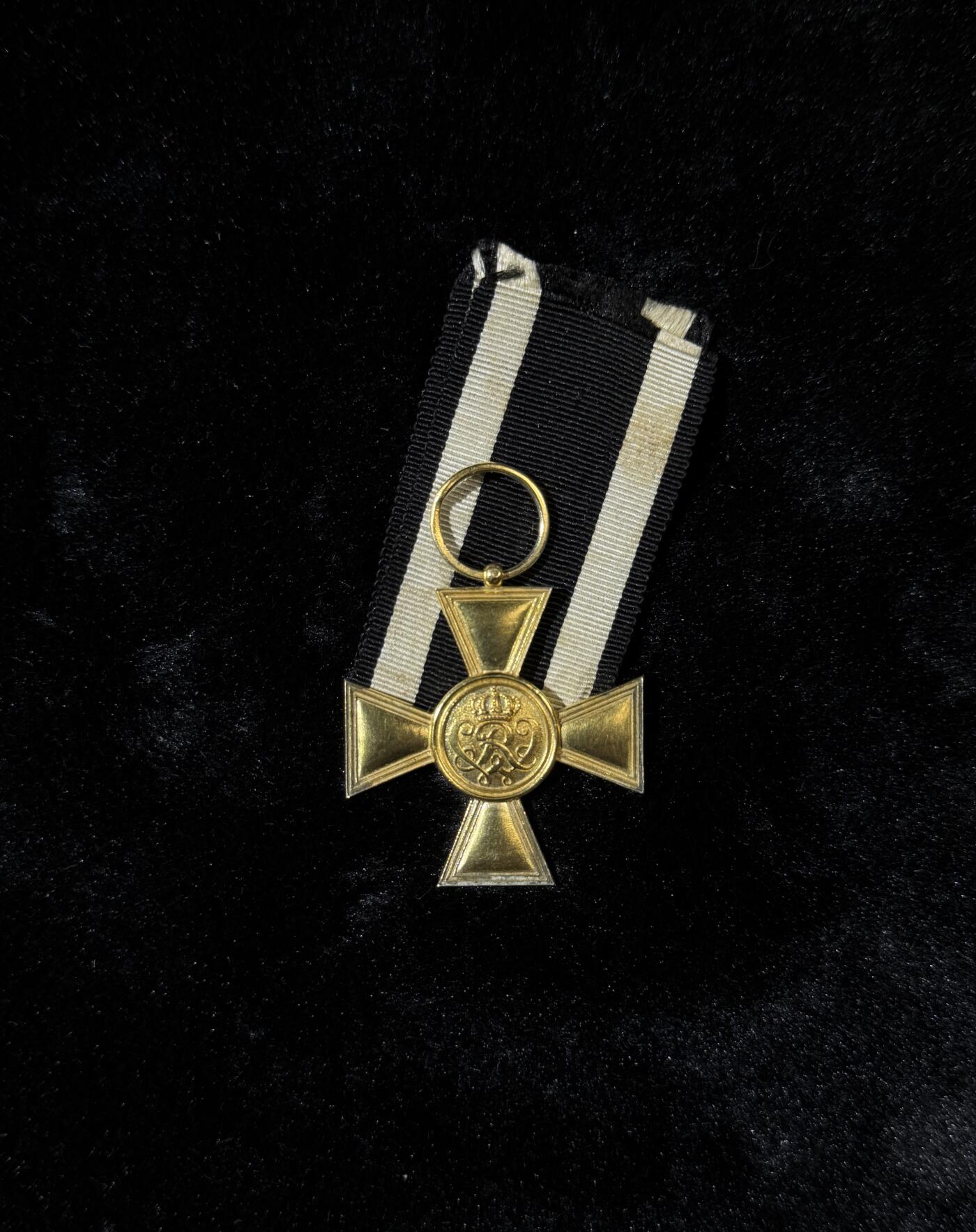 欢庆春节！戎马世界章牌大赏第111期春节大拍 德意志帝国军事功勋十字，银制，有W标与银标，存疑，详细见下方介绍