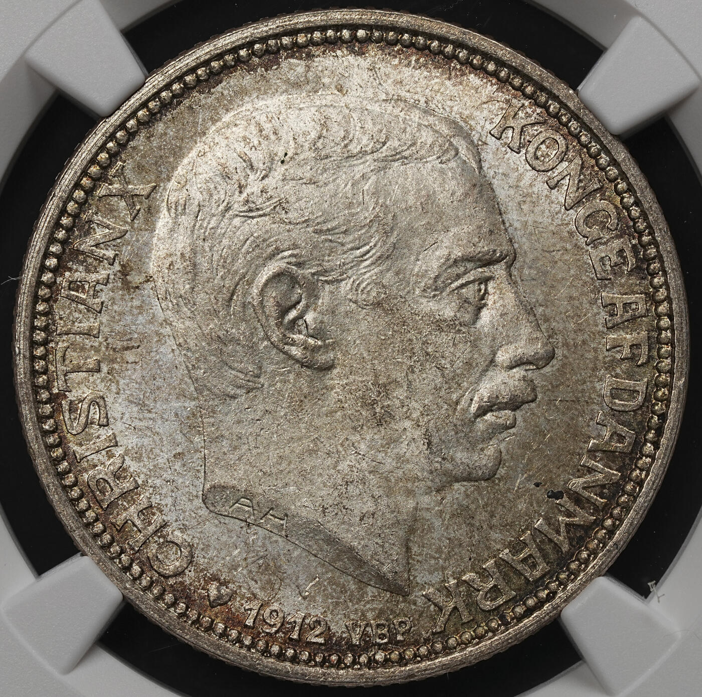 修遠堂世界钱币第105期，马年首拍