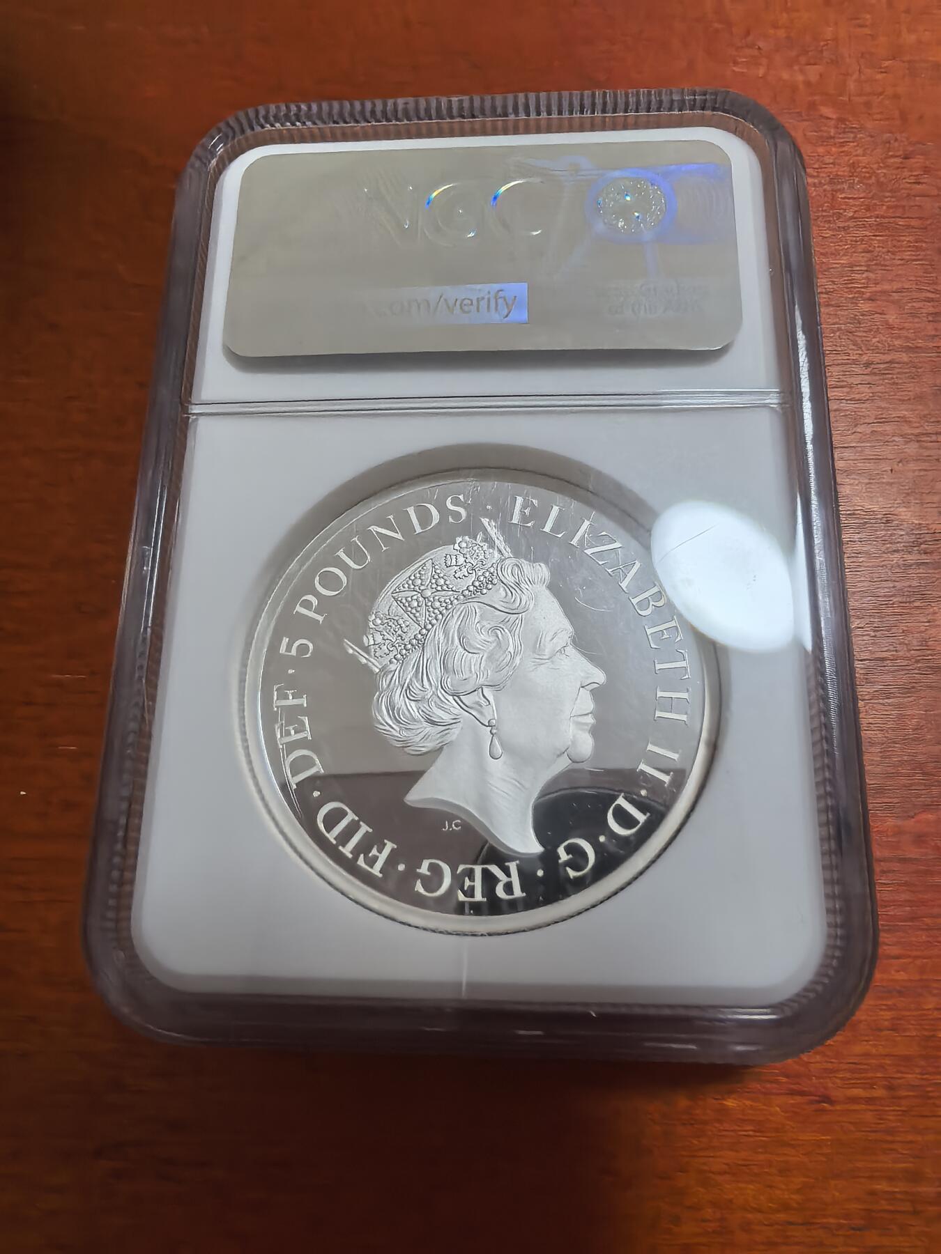 长老汇蛇年精选第一百场拍卖 2022英国不列颠女神5英镑精制银币，2盎司999银，NGC PF69UC，550枚