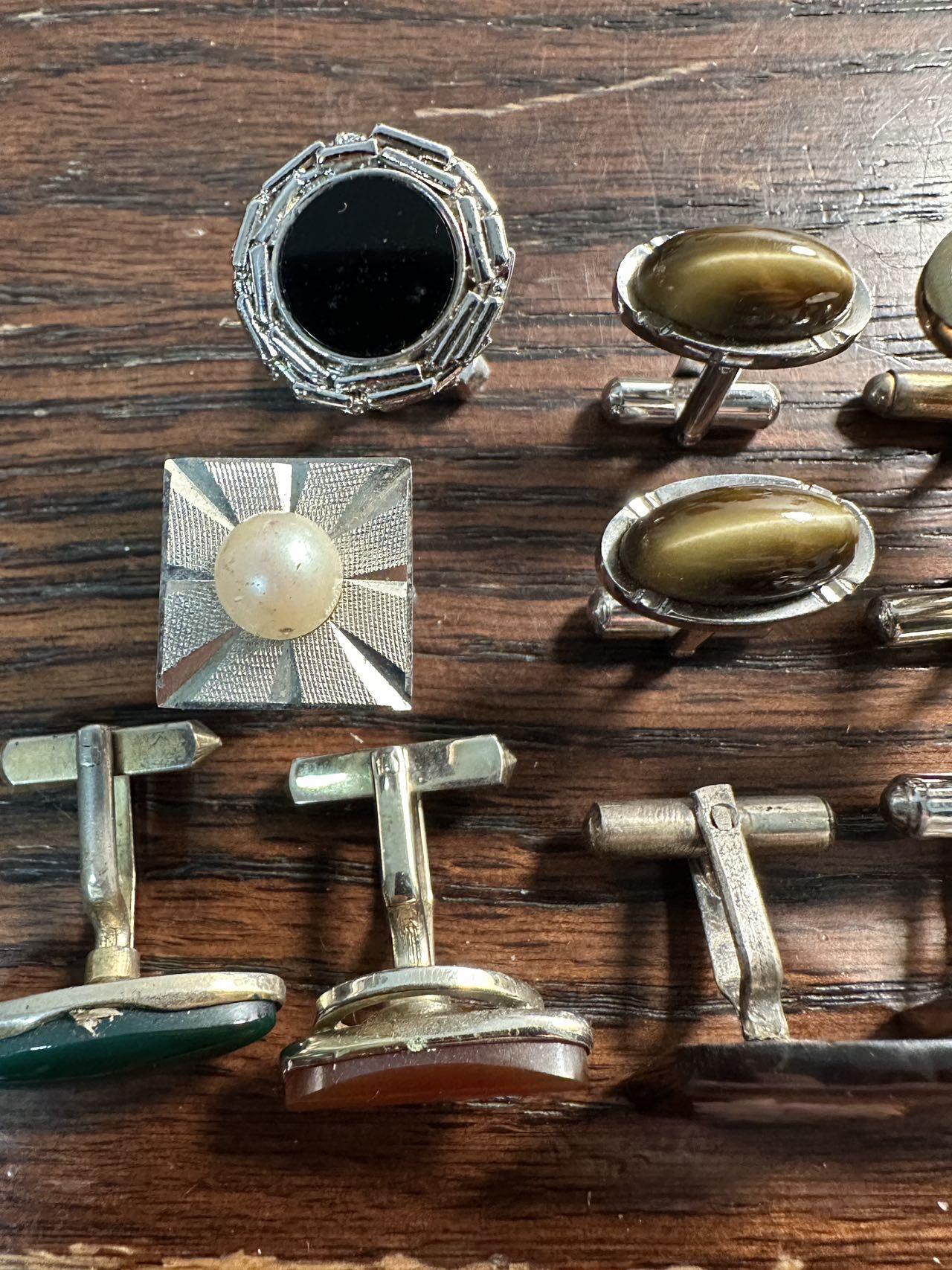 蒂克钱币 -第58场 日本企业章 徽章专场 日本 袖扣一组 材质自己判断