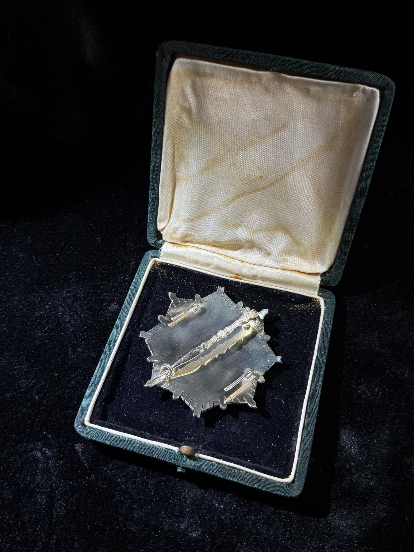 欢庆春节！戎马世界章牌大赏第111期春节大拍 西班牙农业功勋勋章星芒章，佛朗哥时期版本，带盒