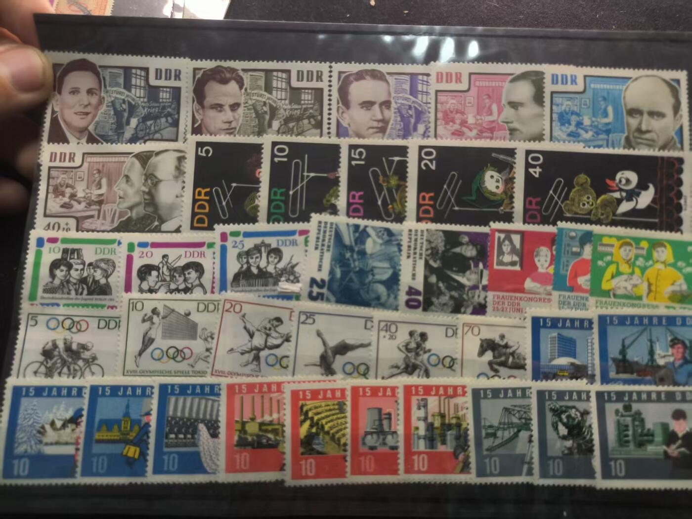 （450件拍品！制服徽章盛宴）罗岚⭐爱藏⭐年前甄选大拍场-店主清仓处理-分享拍场额外现金红包（实体经营） 民主德国邮票成套 一版