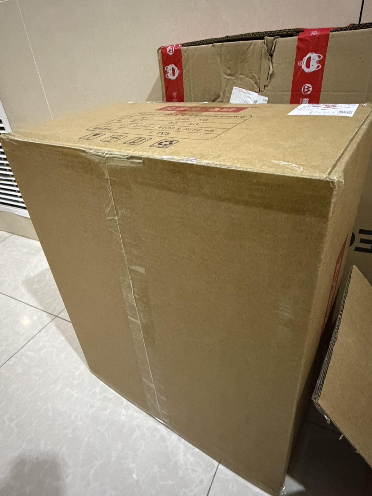 麦趣喜第二场(2月12号周四晚上20点截拍，专注买家市场，福利拉满)  【满二十八件】趣卡社娃三岁限定款 豹富富 800体 全新未拆 可自查海鲜价格（仅一件 按付款顺序 到时可录屏查验）