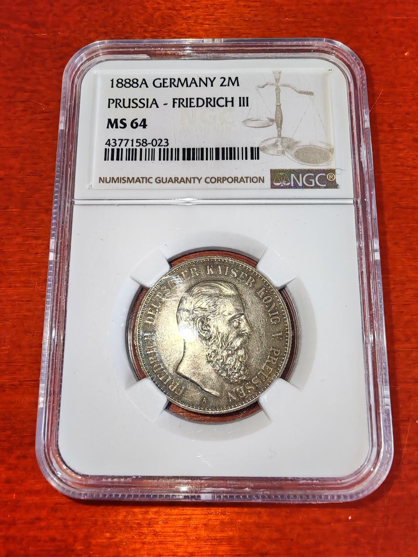 长老汇蛇年精选第一百场拍卖 1888A德国普鲁士弗雷德里希三世2马克银币，三皇之年，NGC MS64分，发财年